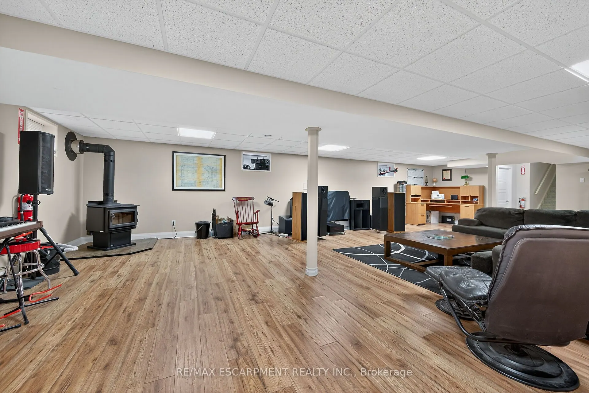 2905 SOUTH GRIMSBY ROAD 6