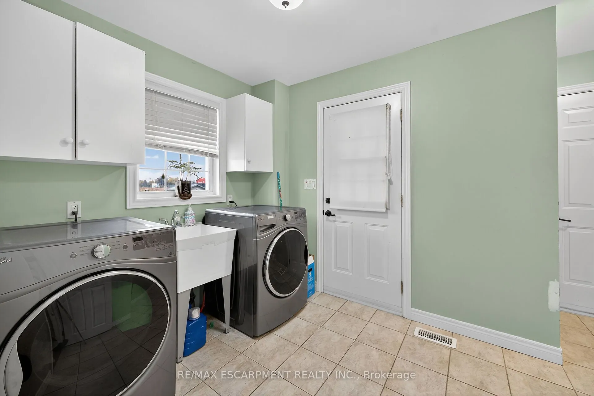 2905 SOUTH GRIMSBY ROAD 6