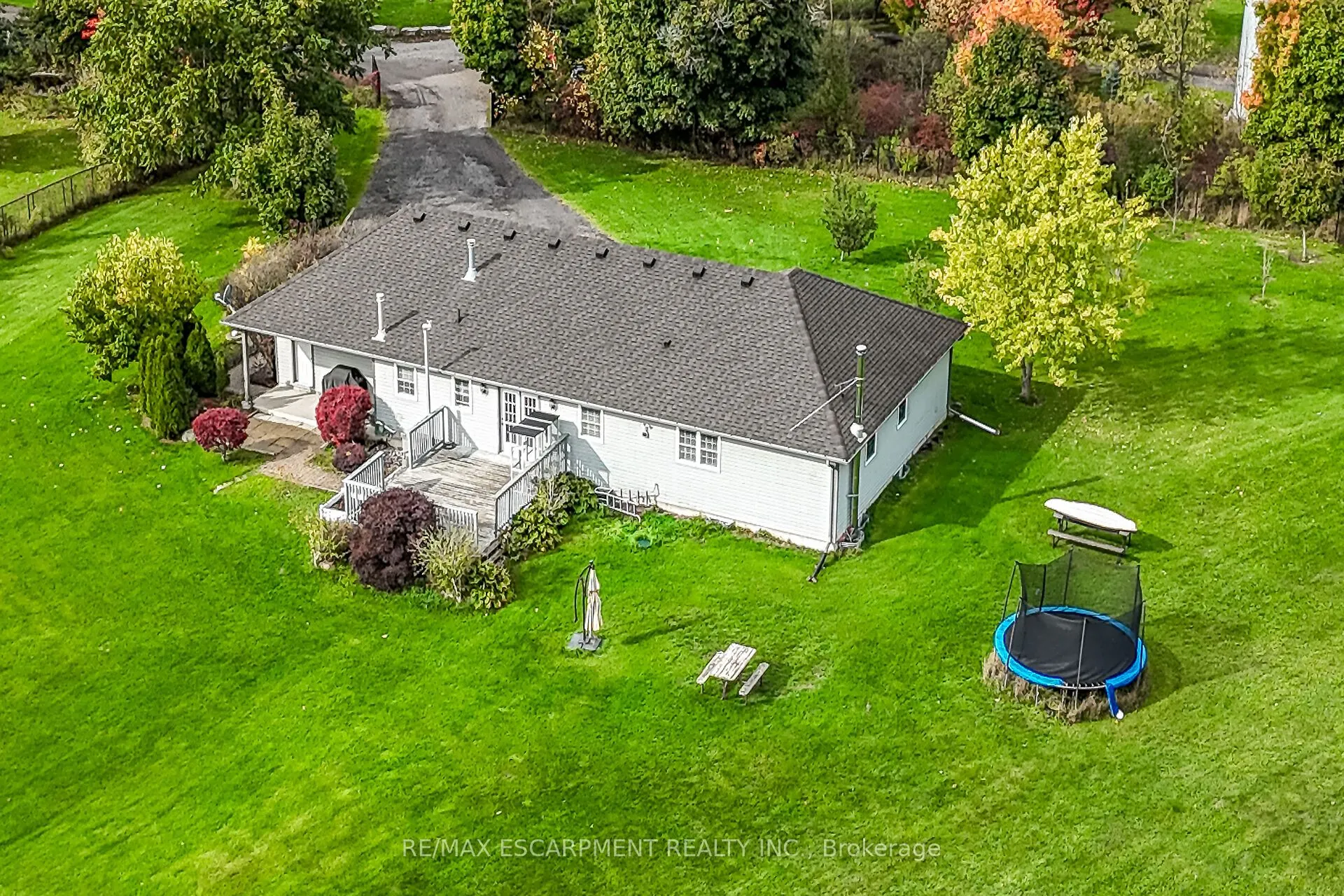 2905 SOUTH GRIMSBY ROAD 6