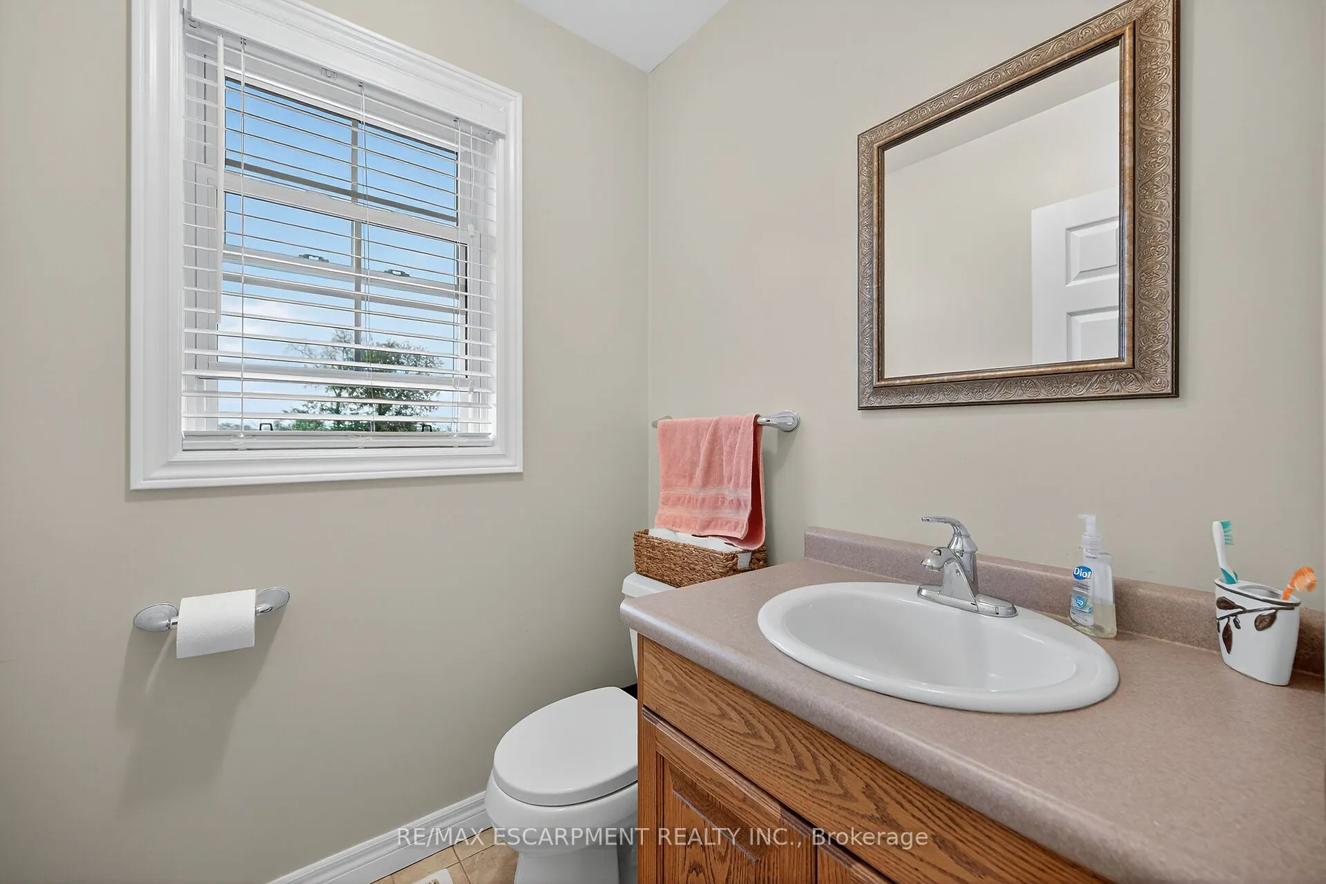 2905 SOUTH GRIMSBY ROAD 6