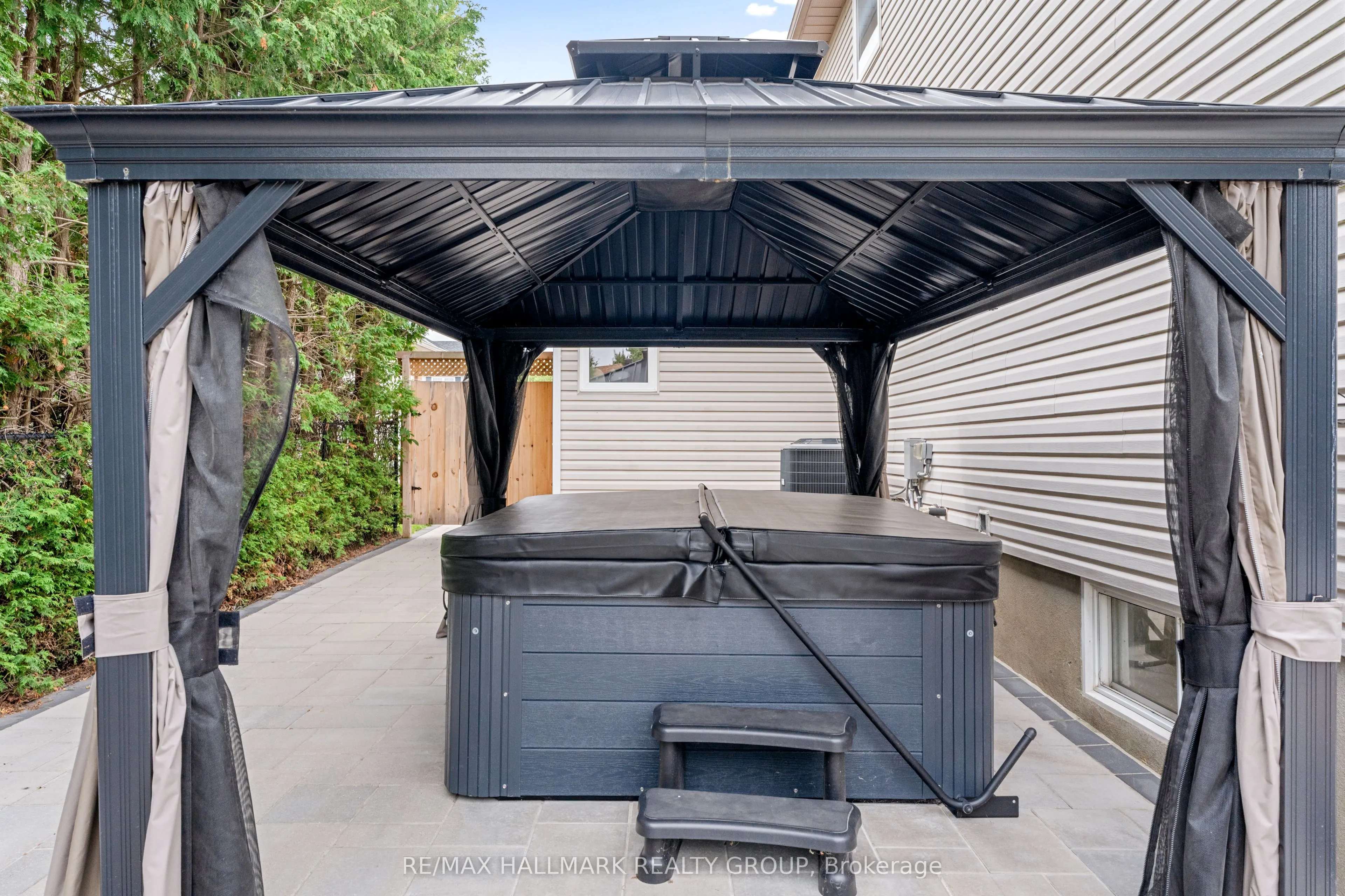 41 Smoketree Crescent