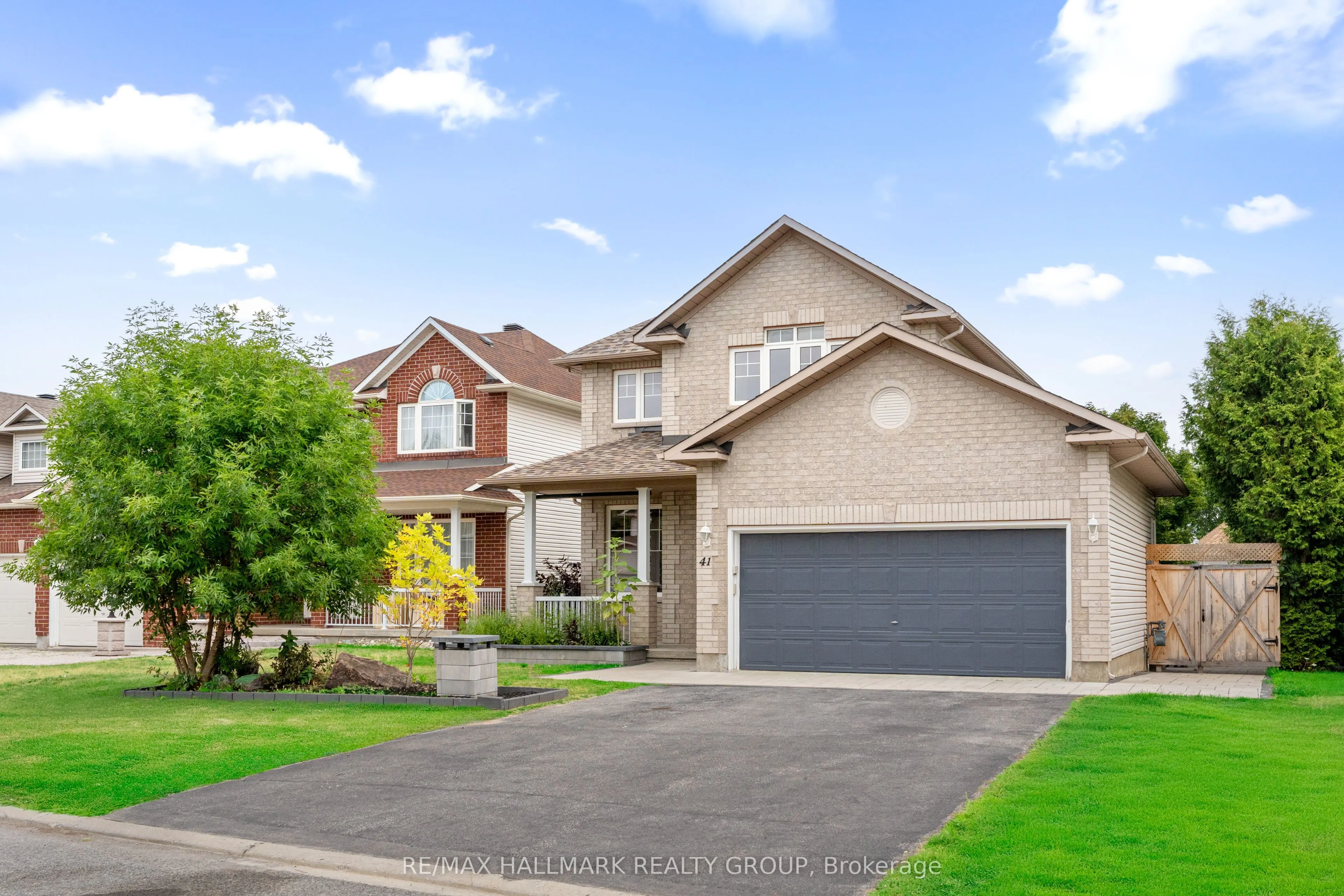 41 Smoketree Crescent