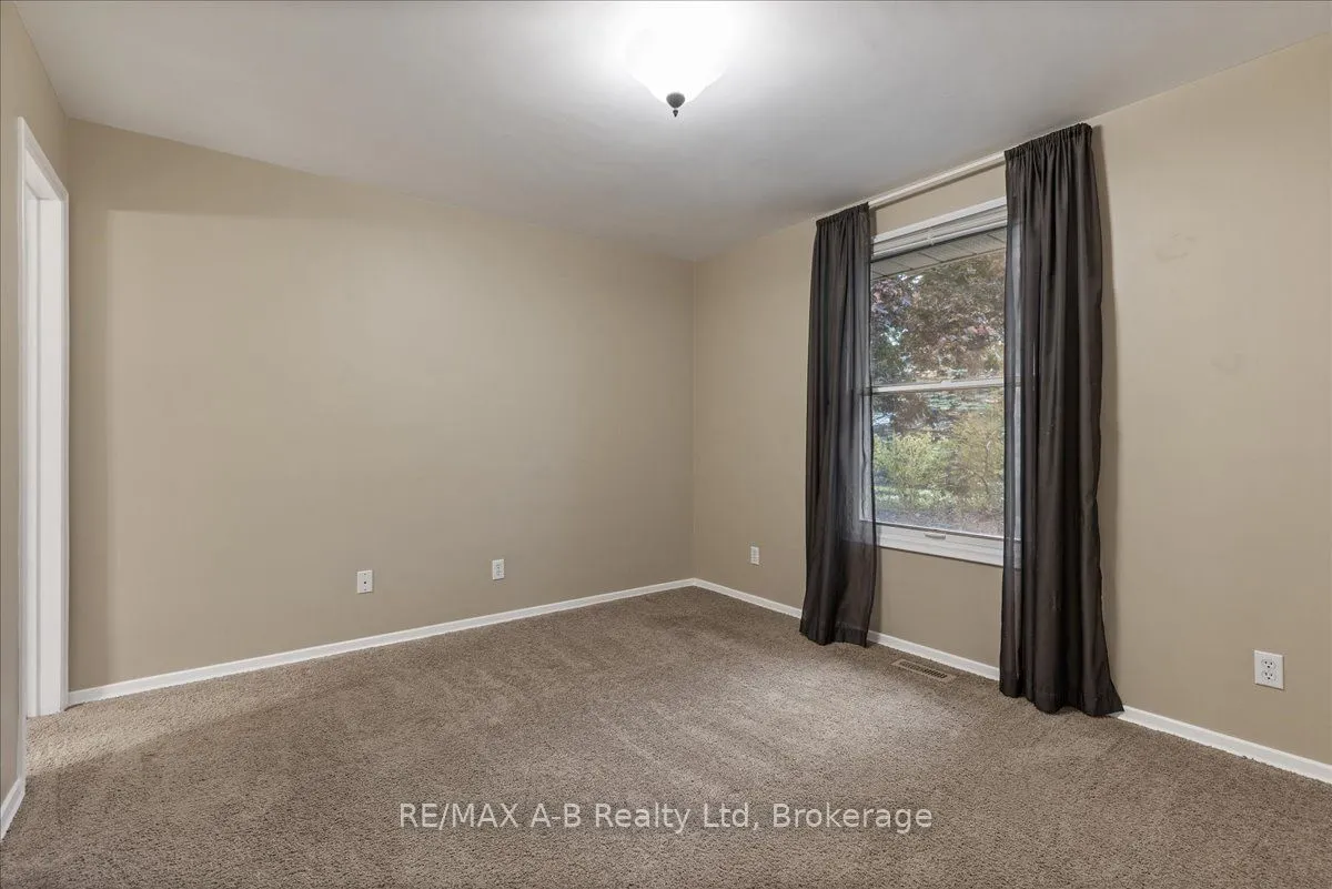 86 Windemere Crescent