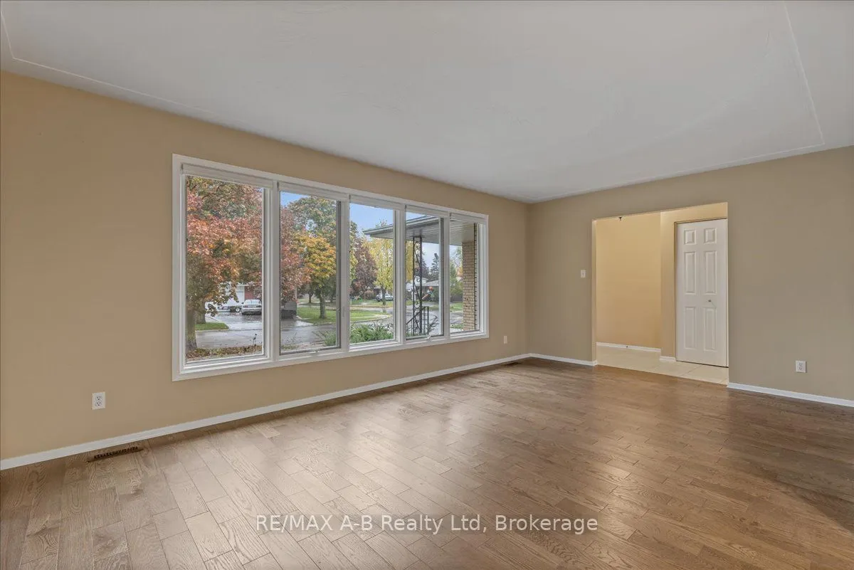 86 Windemere Crescent