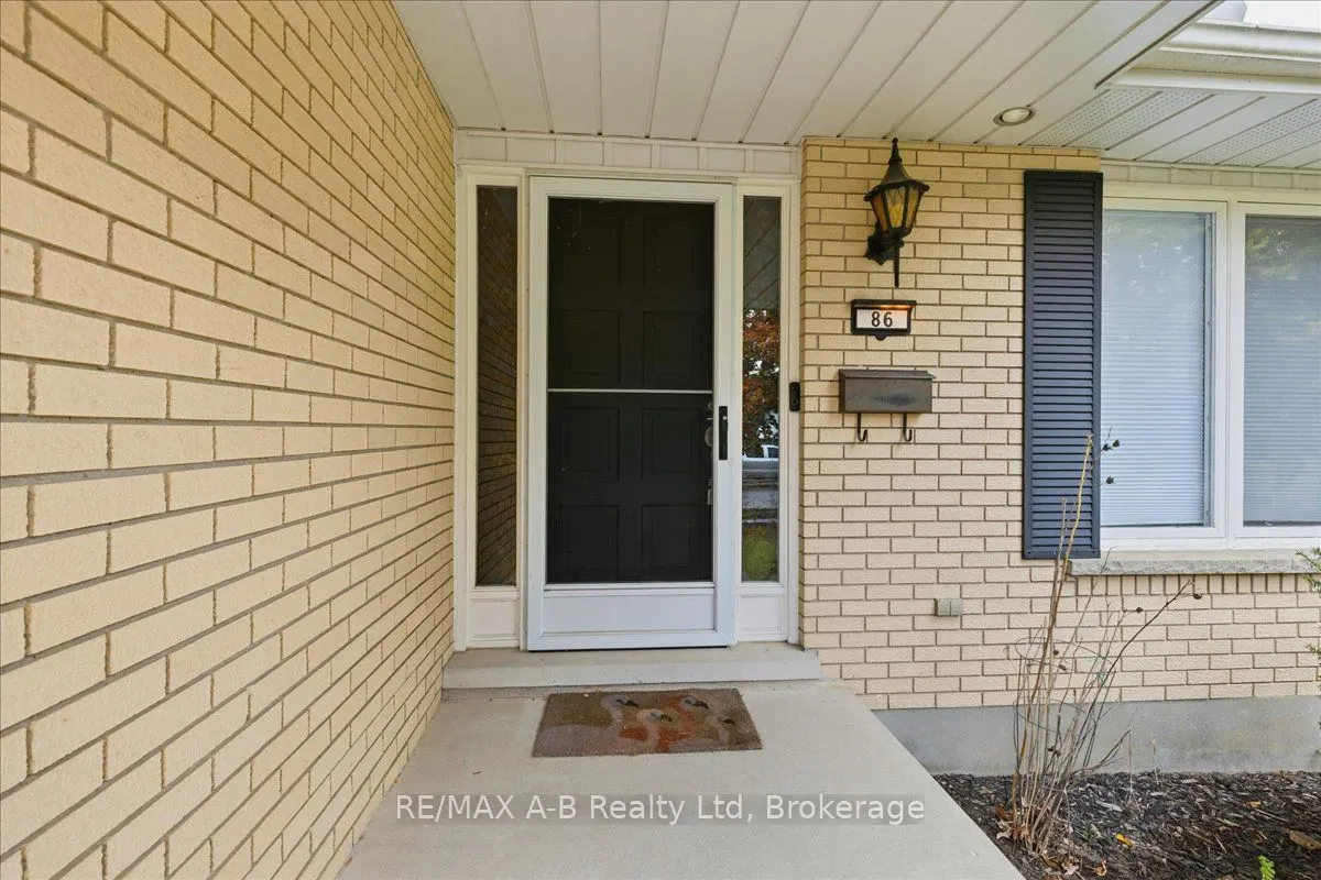 86 Windemere Crescent