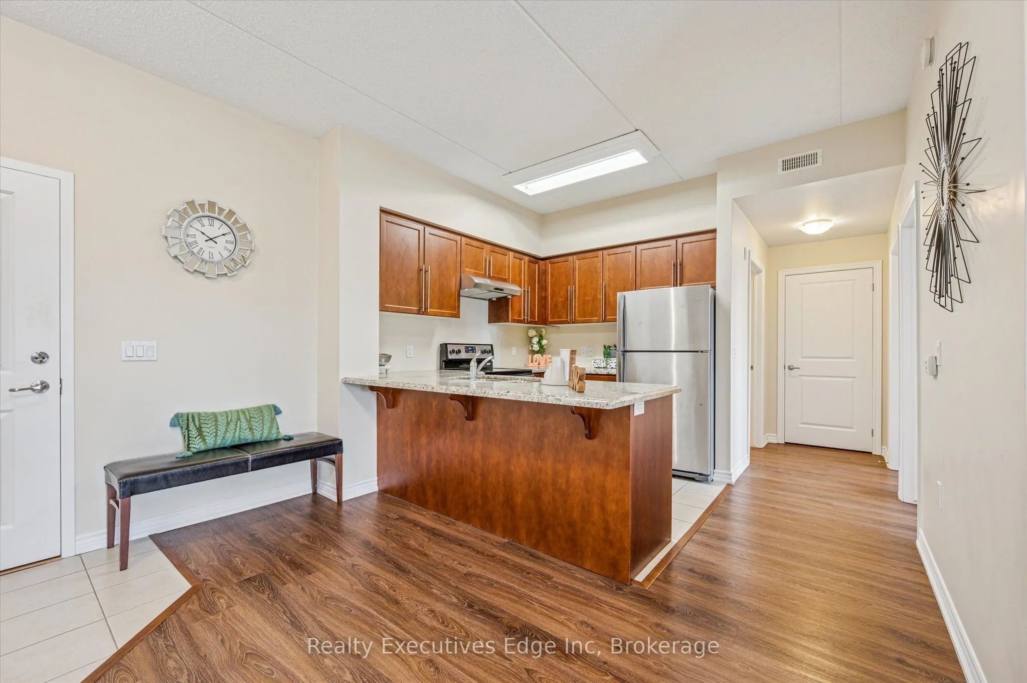 1077 Gordon Street, #323