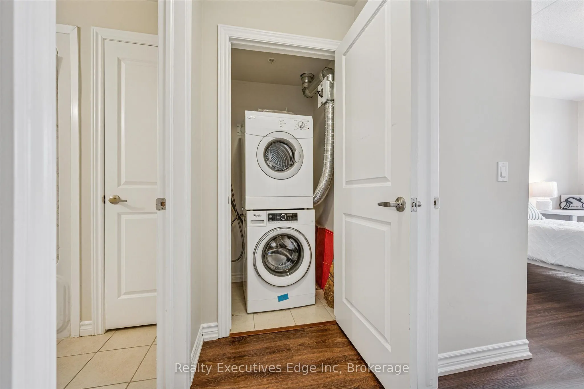 1077 Gordon Street, #323