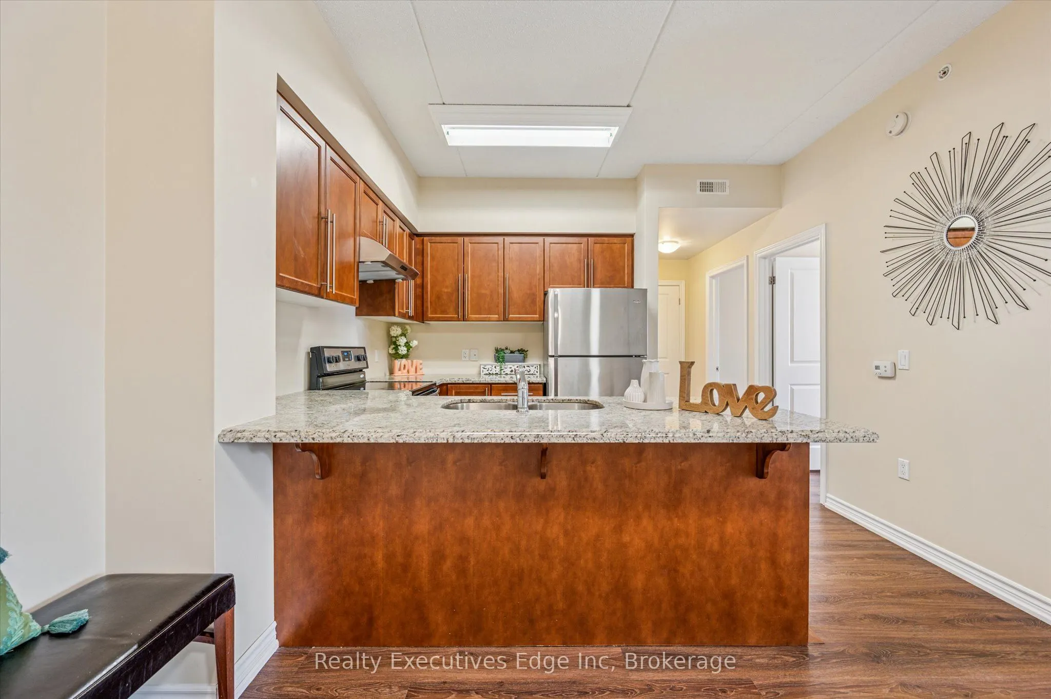 1077 Gordon Street, #323