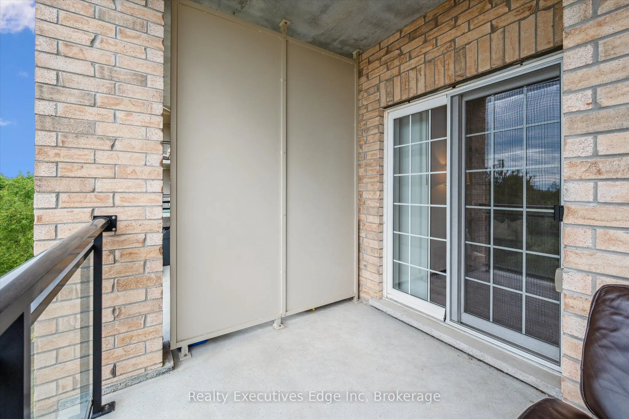 1077 Gordon Street, #323