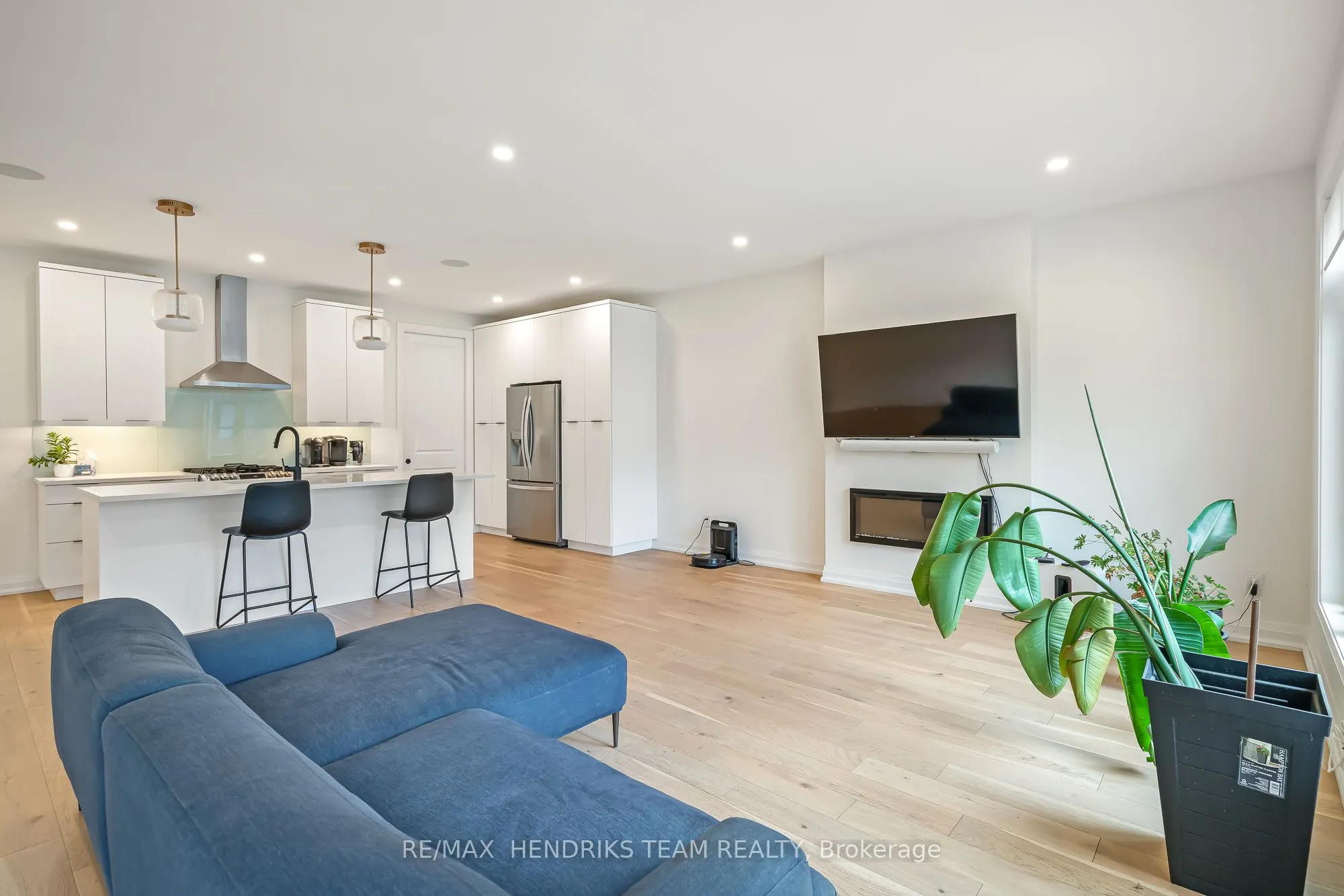 8974 Willoughby Drive, #36