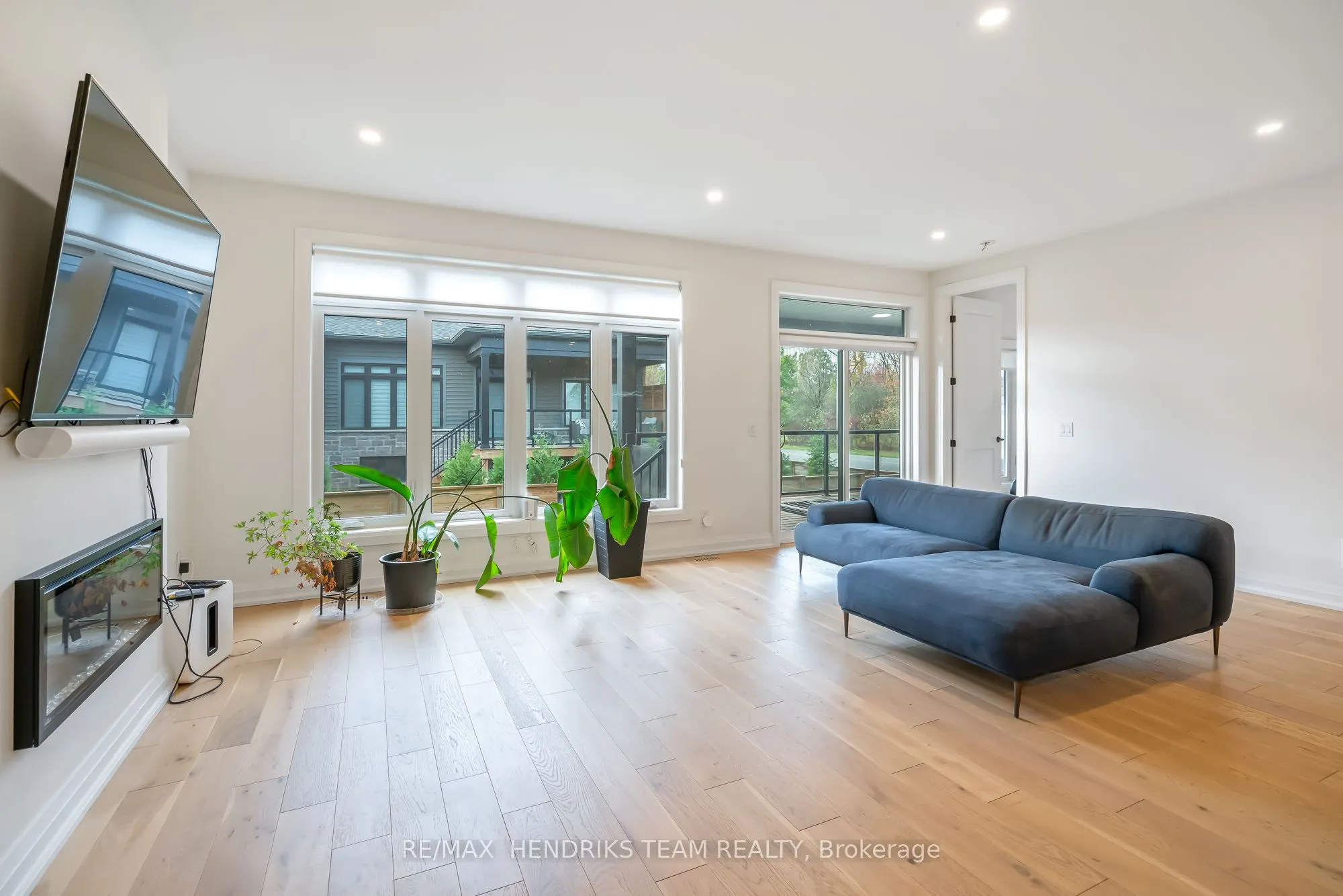 8974 Willoughby Drive, #36