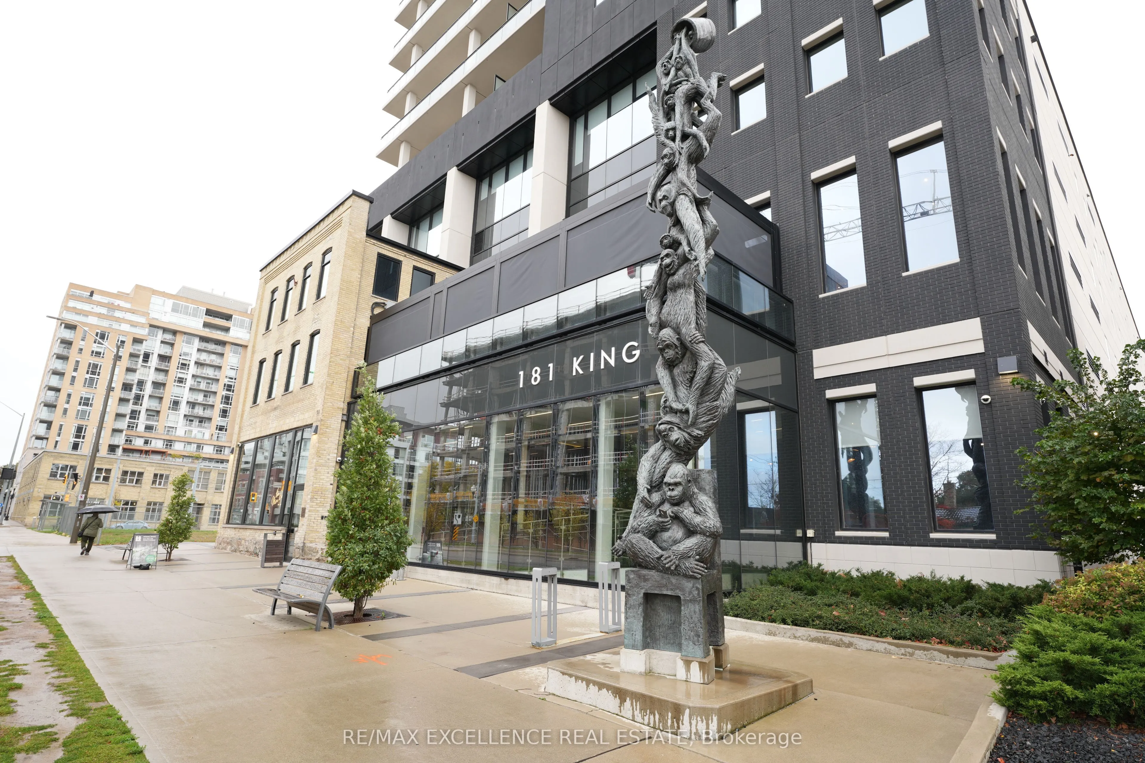 181 King Street, #1002