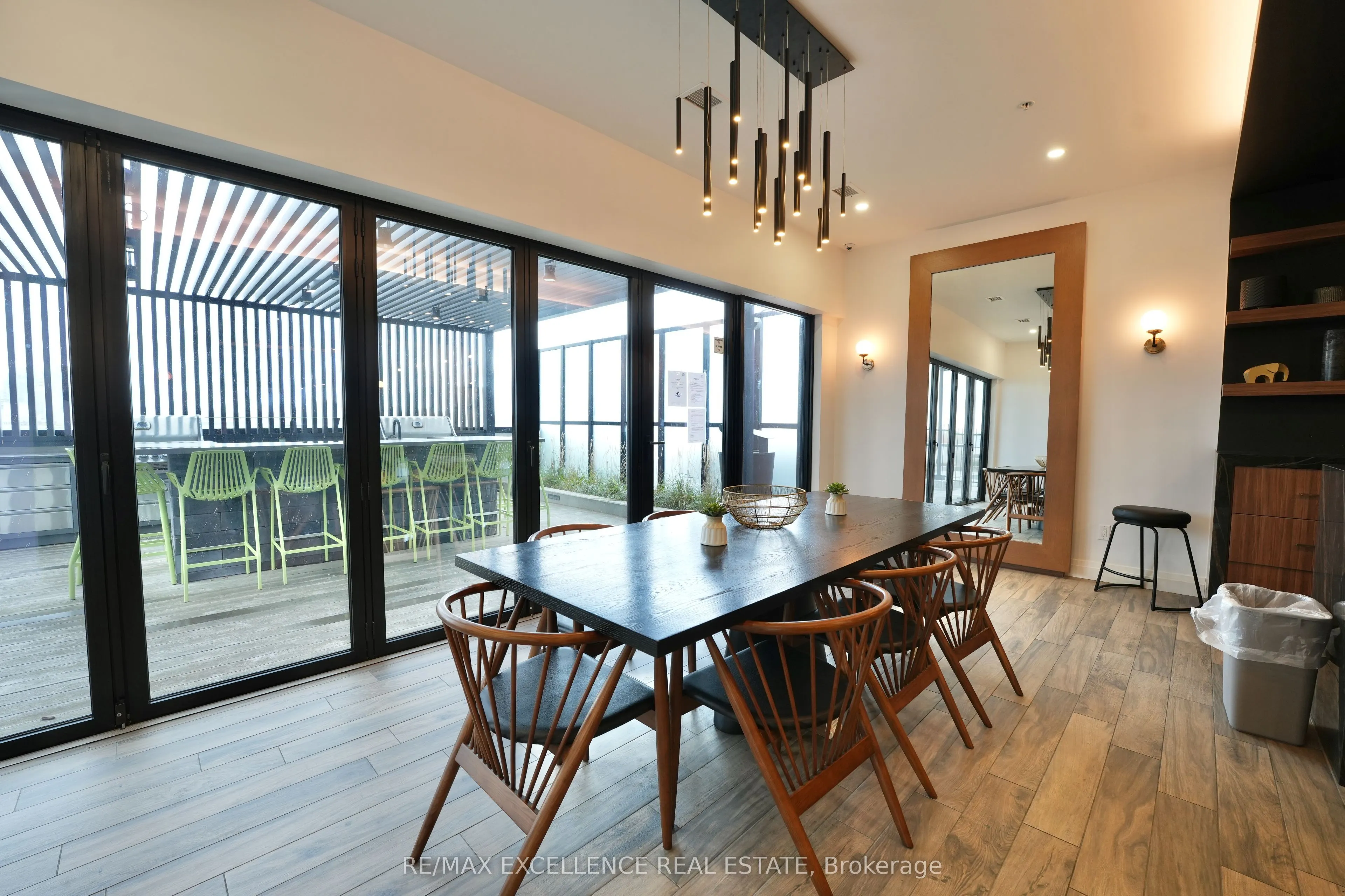 181 King Street, #1002