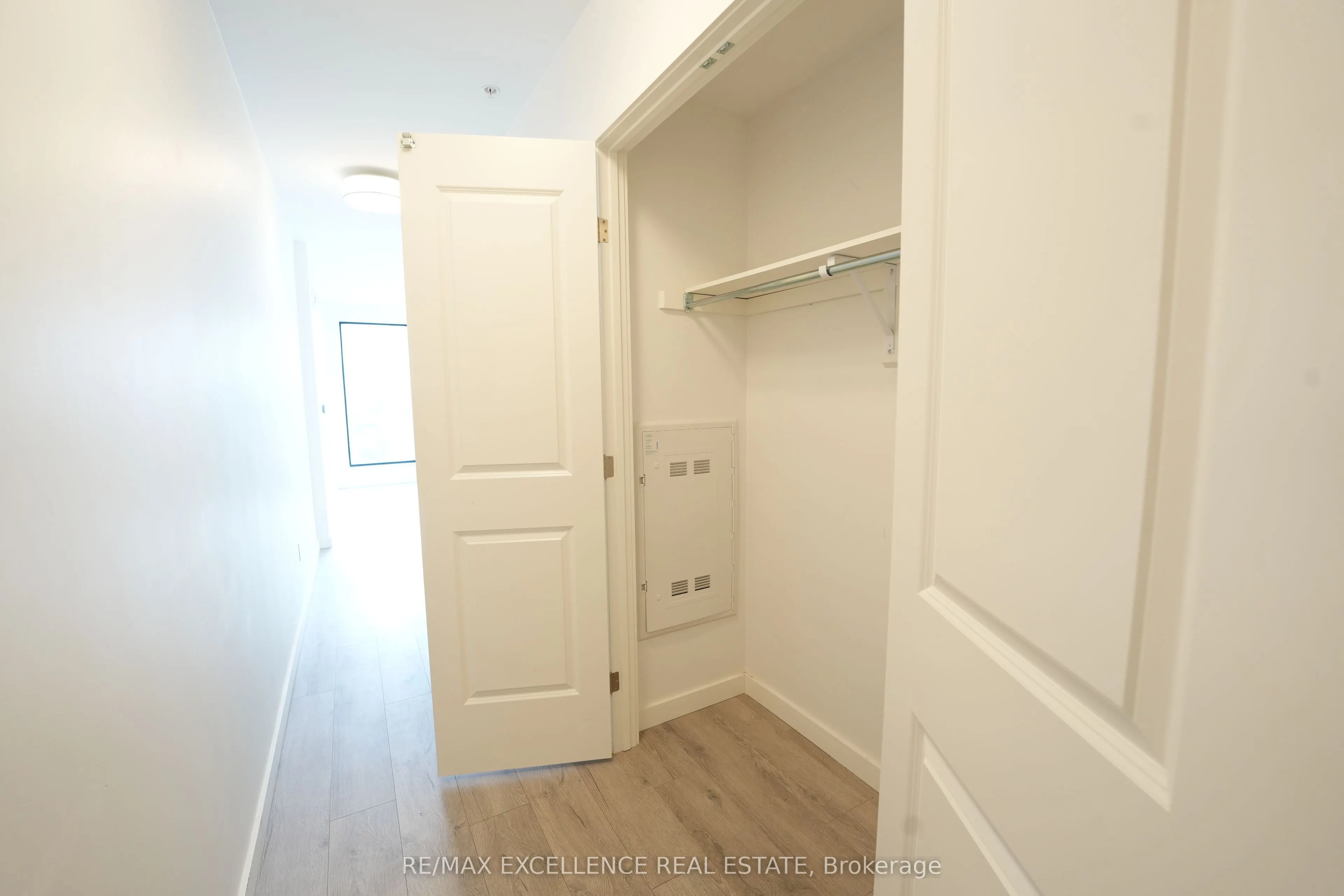 181 King Street, #1002