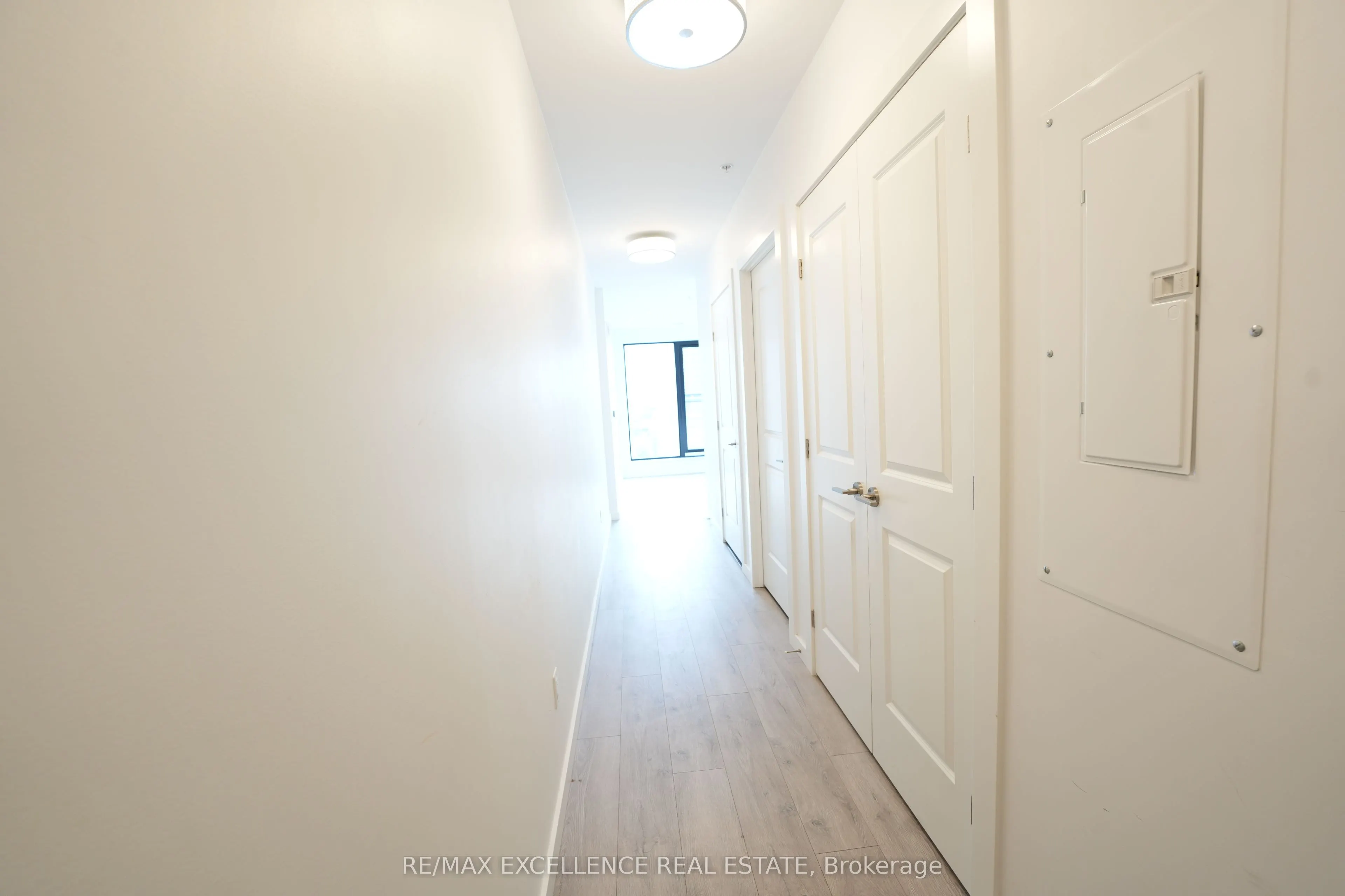 181 King Street, #1002