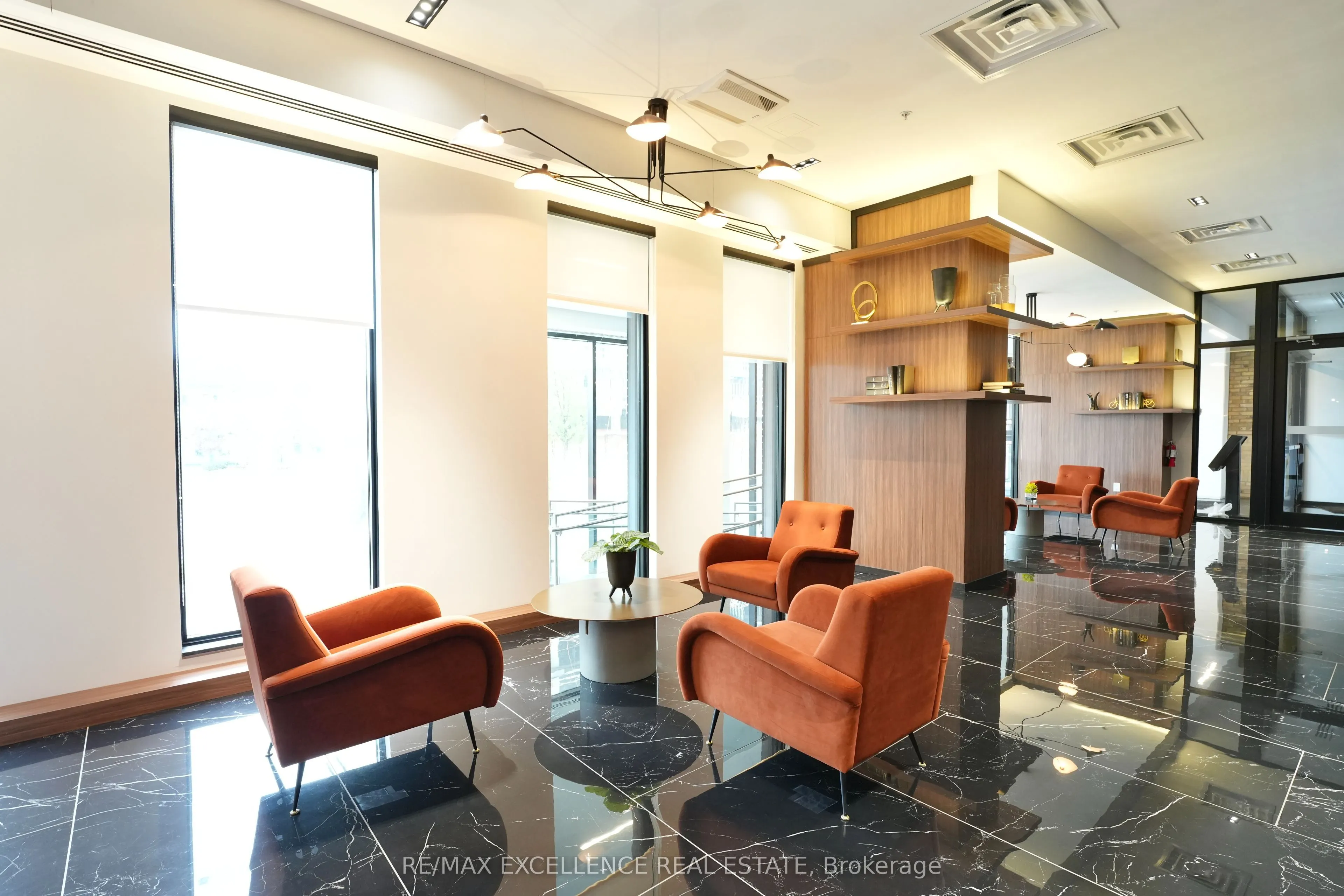 181 King Street, #1002