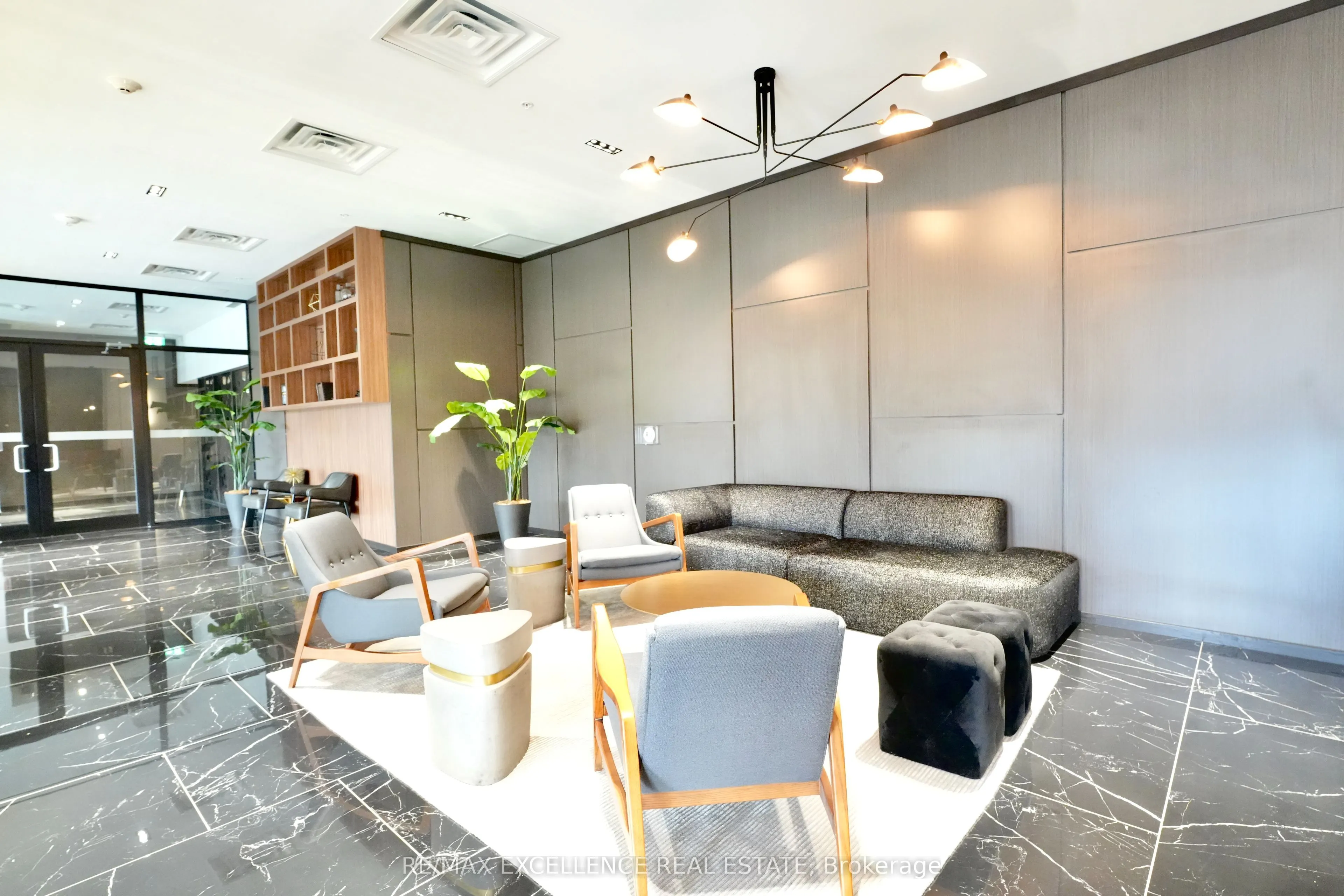 181 King Street, #1002