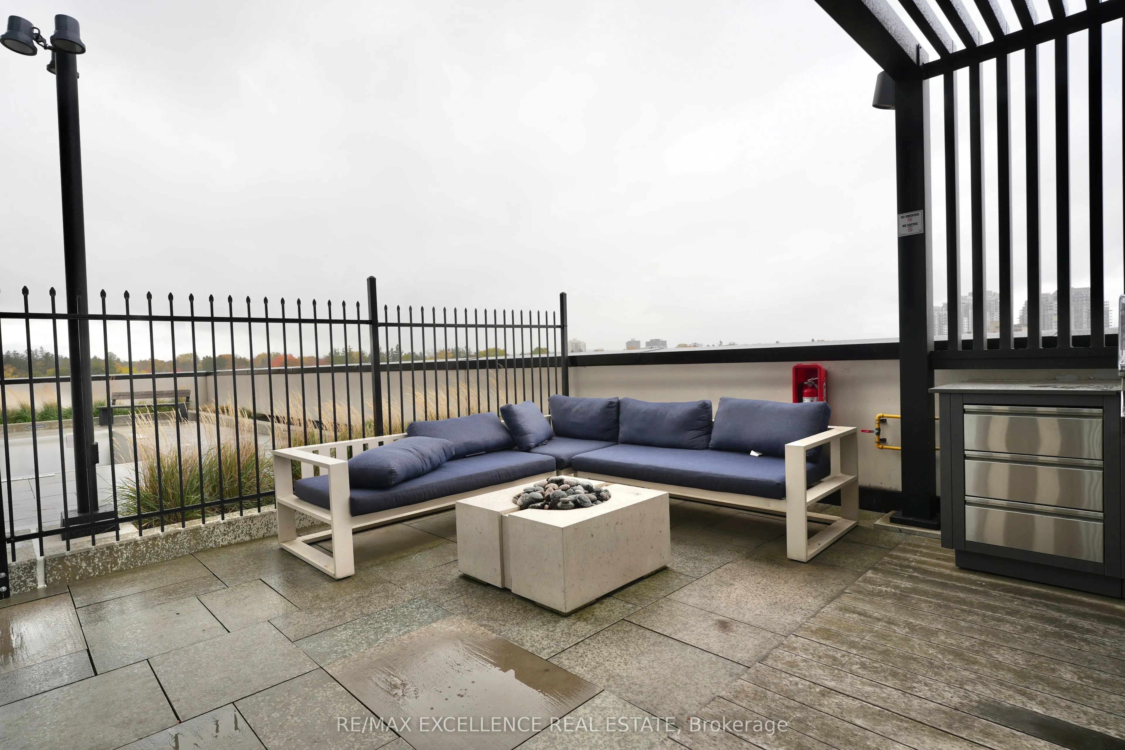 181 King Street, #1002