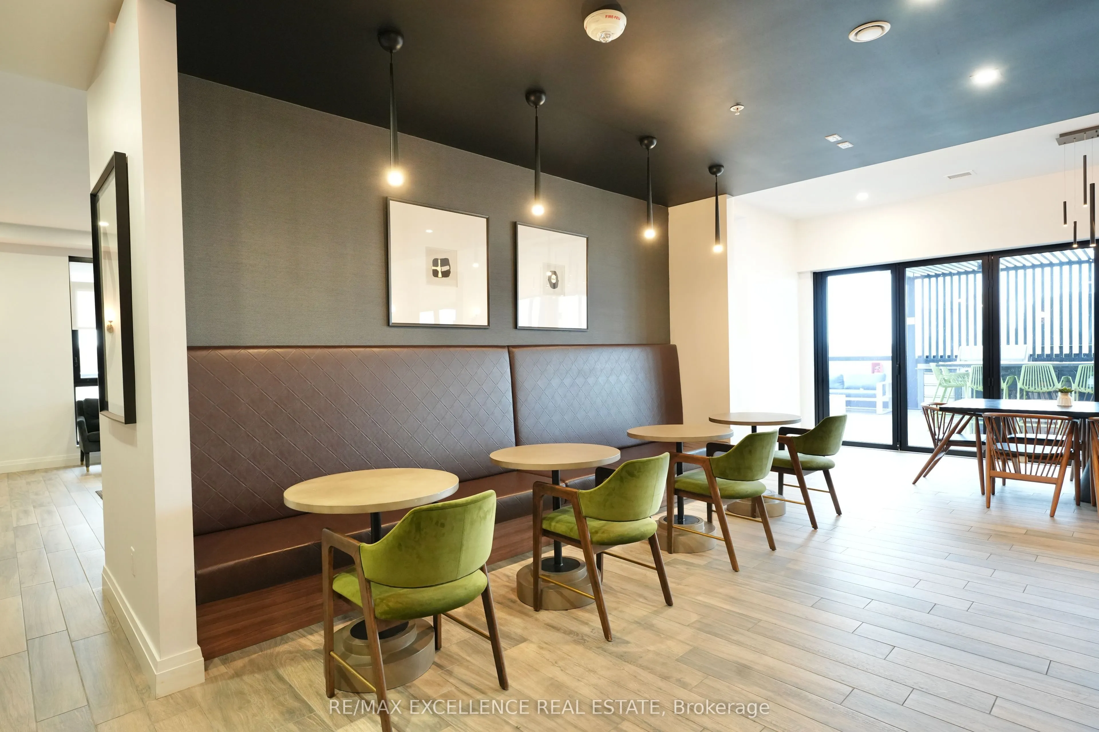 181 King Street, #1002