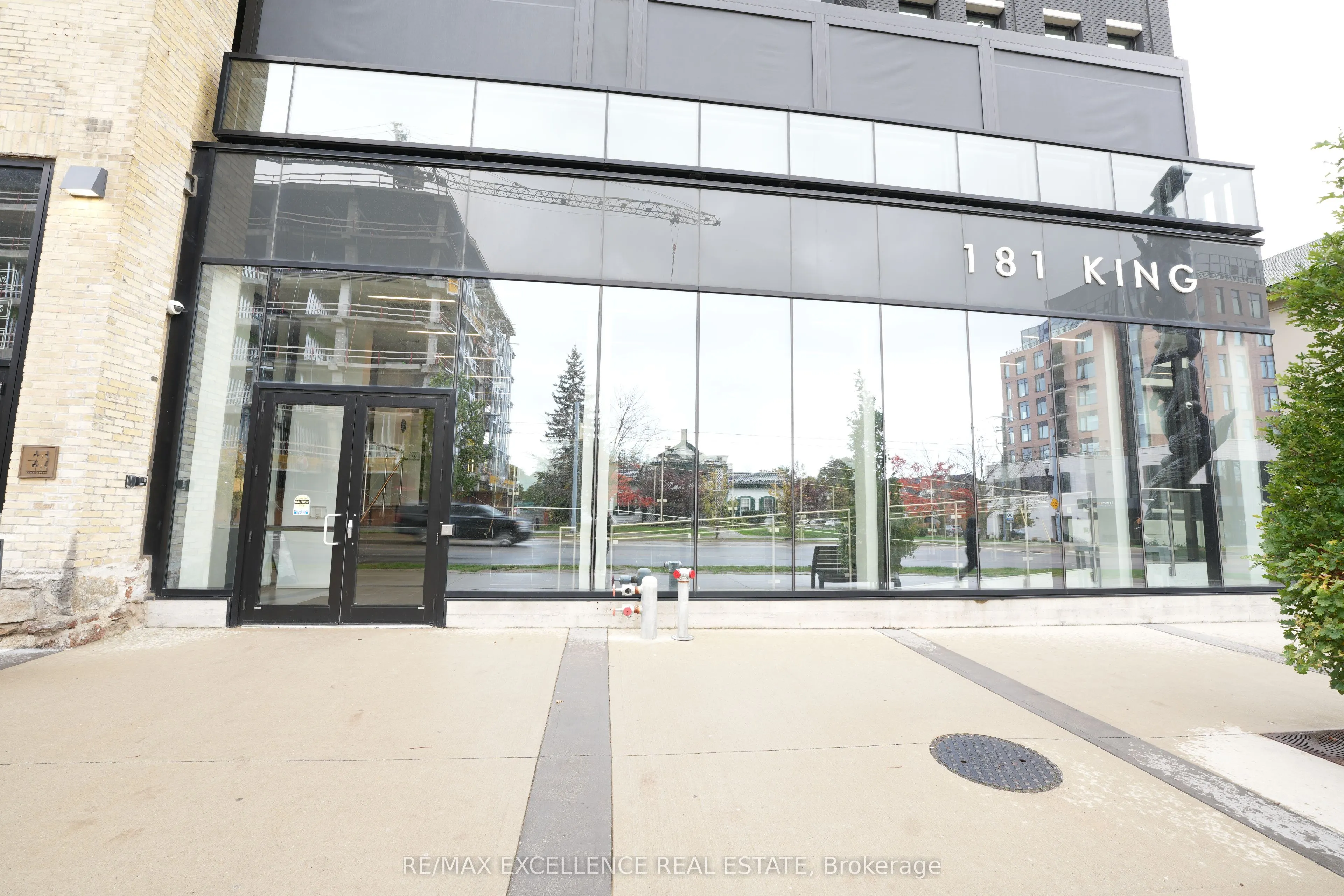 181 King Street, #1002