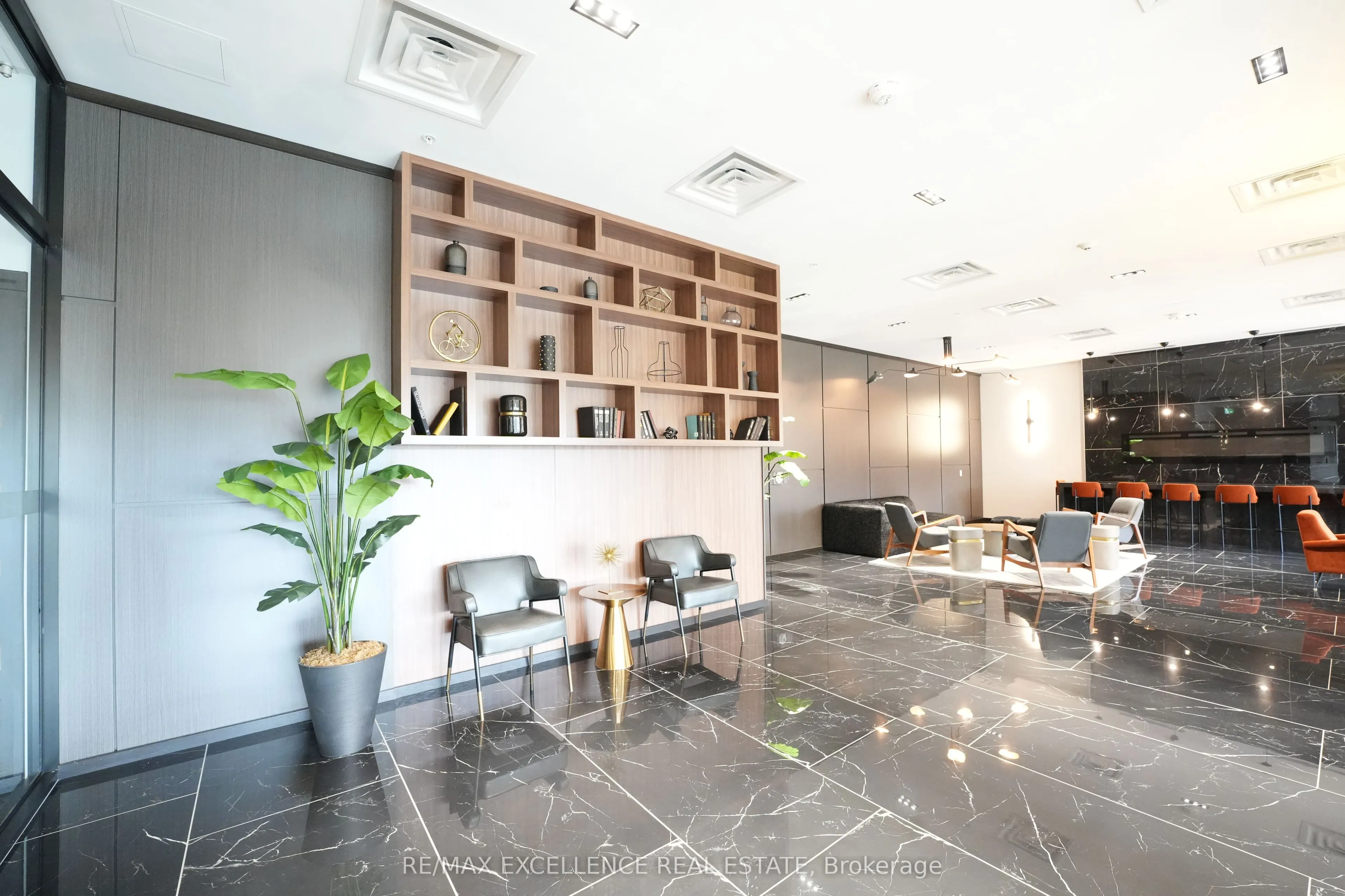 181 King Street, #1002