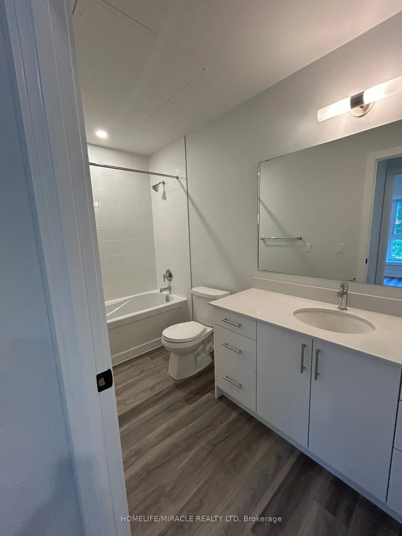 1100 Lackner Place, #221