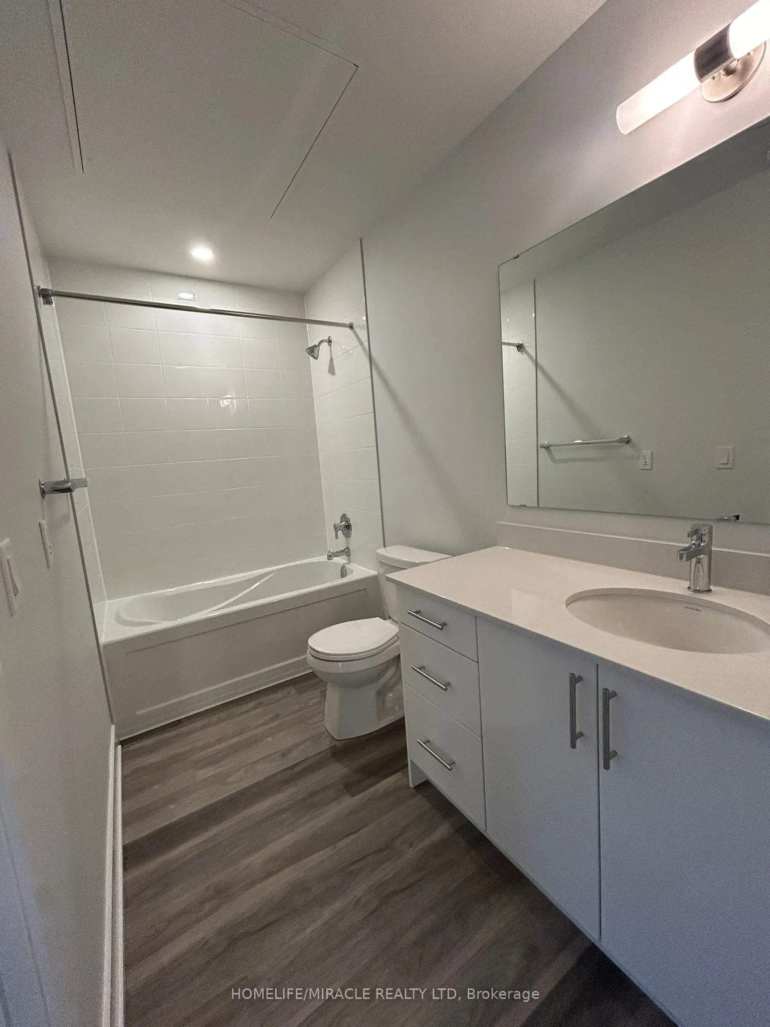 1100 Lackner Place, #221