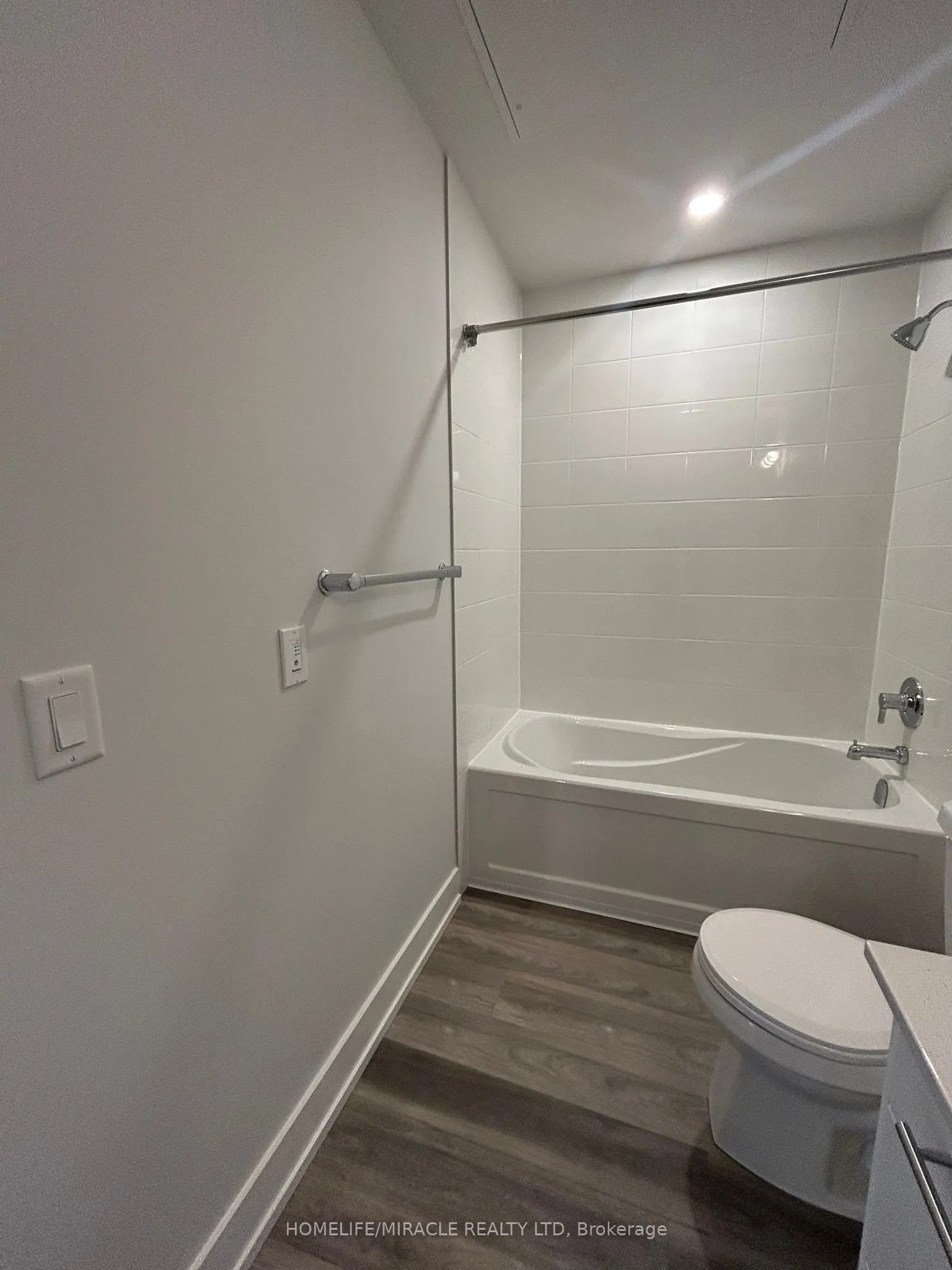 1100 Lackner Place, #221