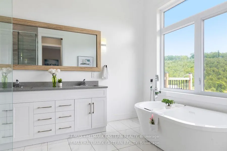 632 Concession 9 Road W