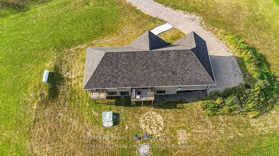 632 Concession 9 Road W