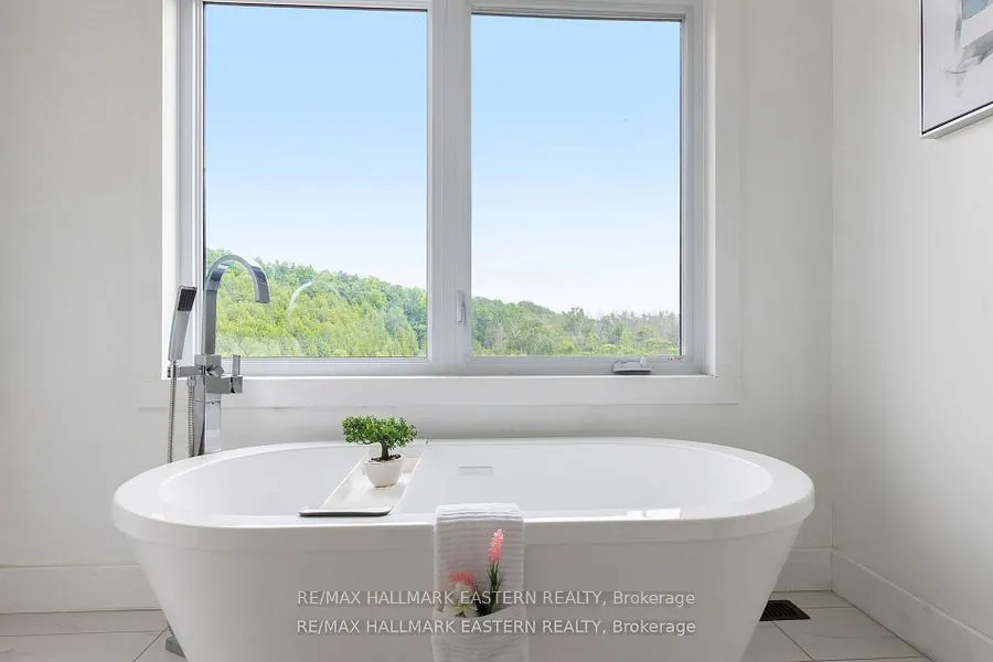 632 Concession 9 Road W