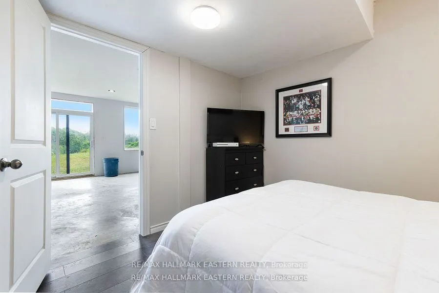 632 Concession 9 Road W