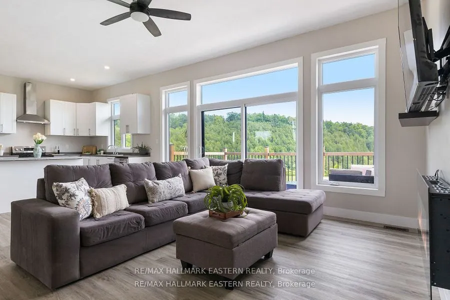 632 Concession 9 Road W