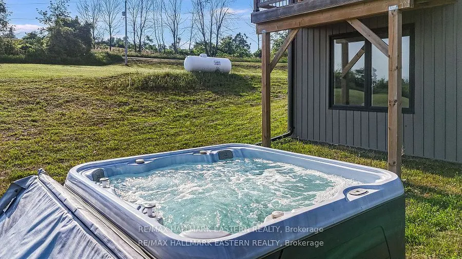 632 Concession 9 Road W