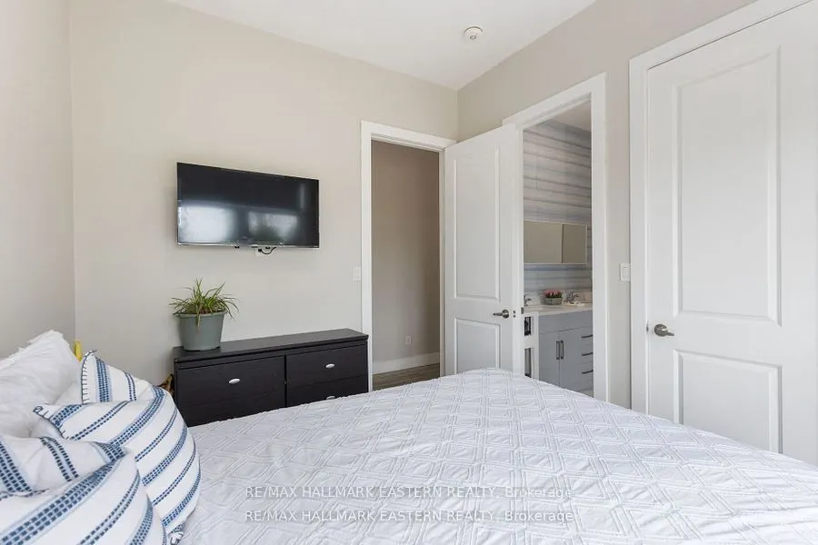 632 Concession 9 Road W