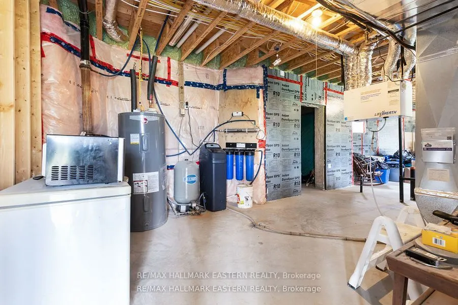 632 Concession 9 Road W