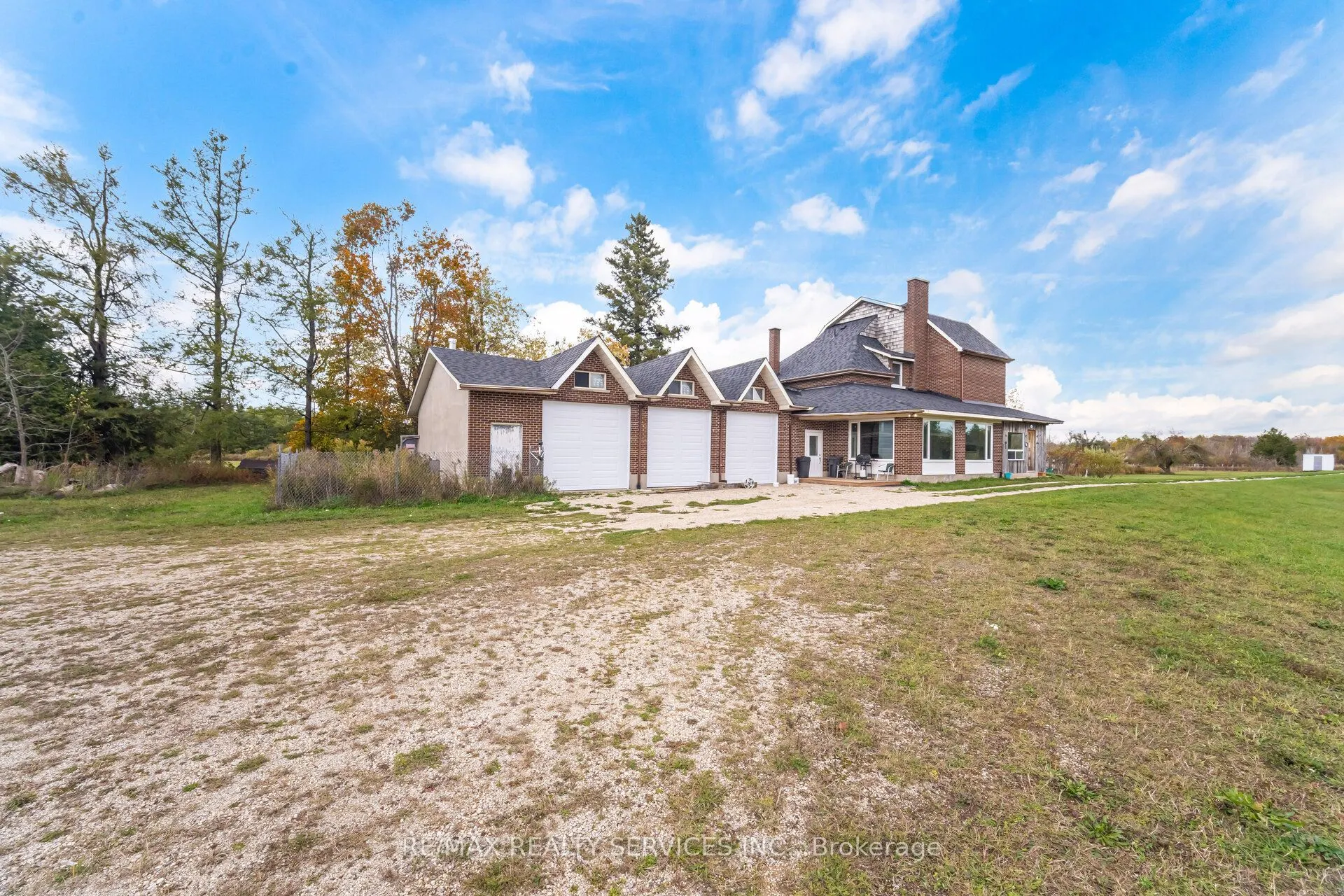 764059 240 Side Road