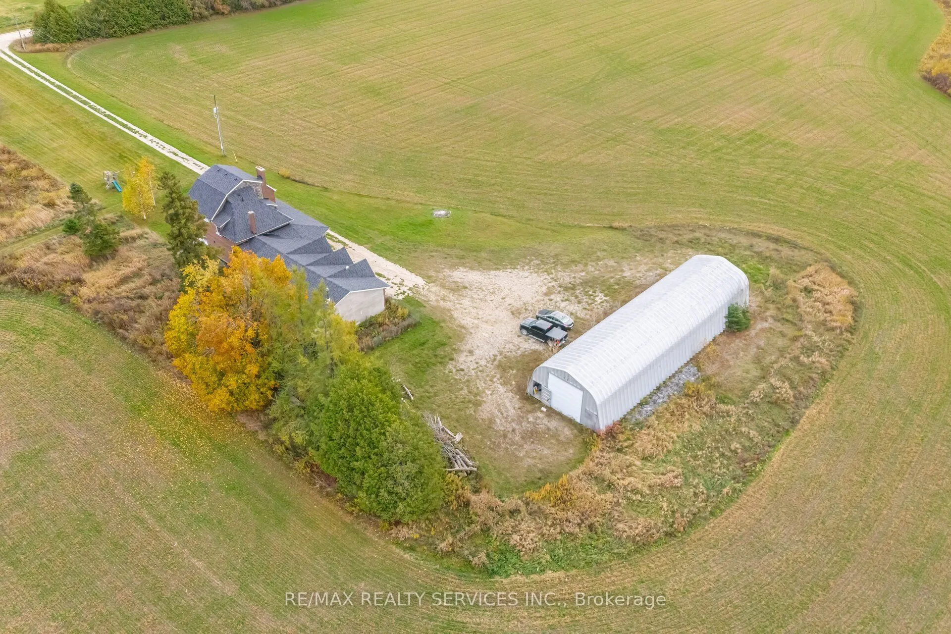 764059 240 Side Road