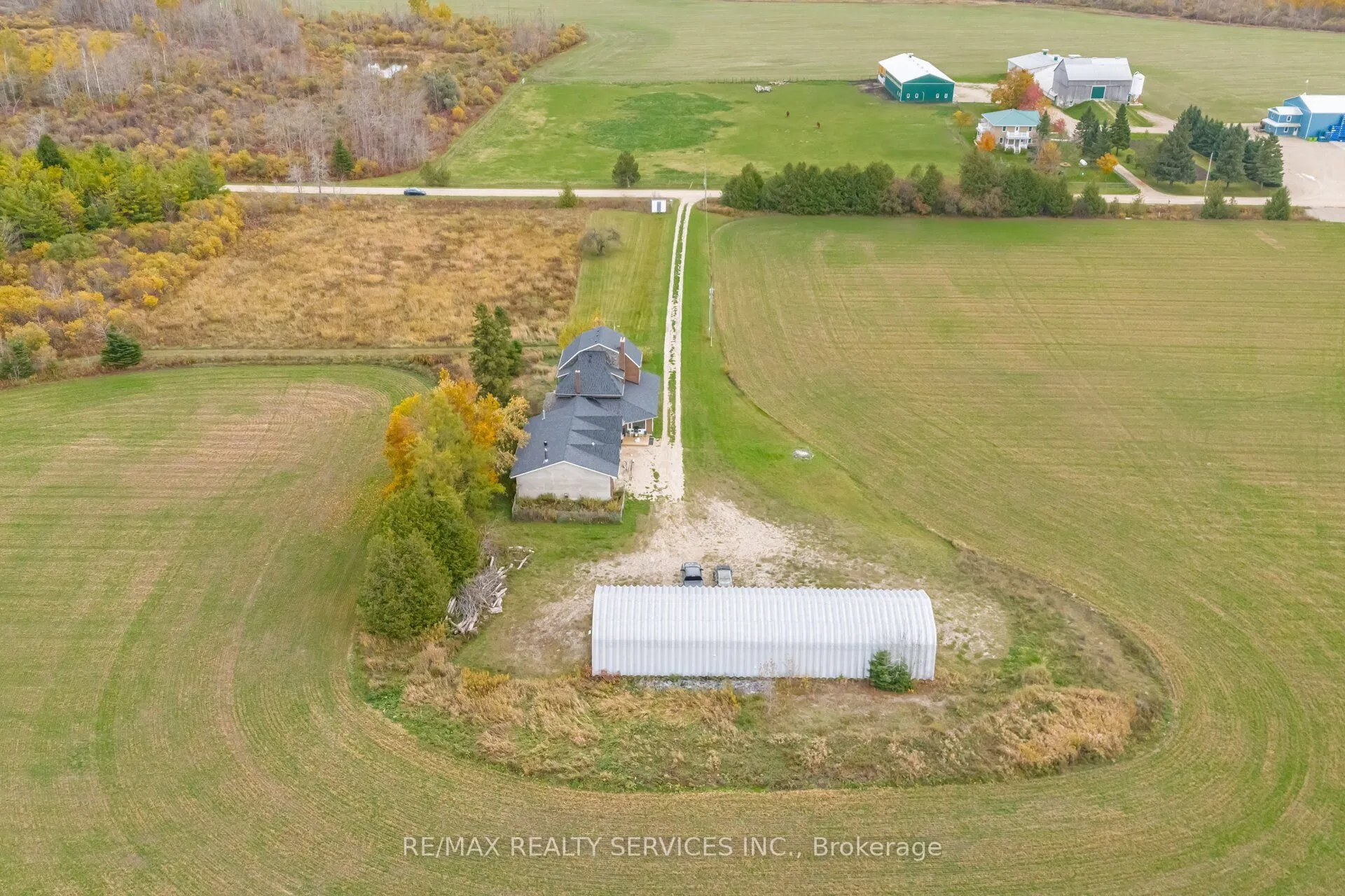 764059 240 Side Road