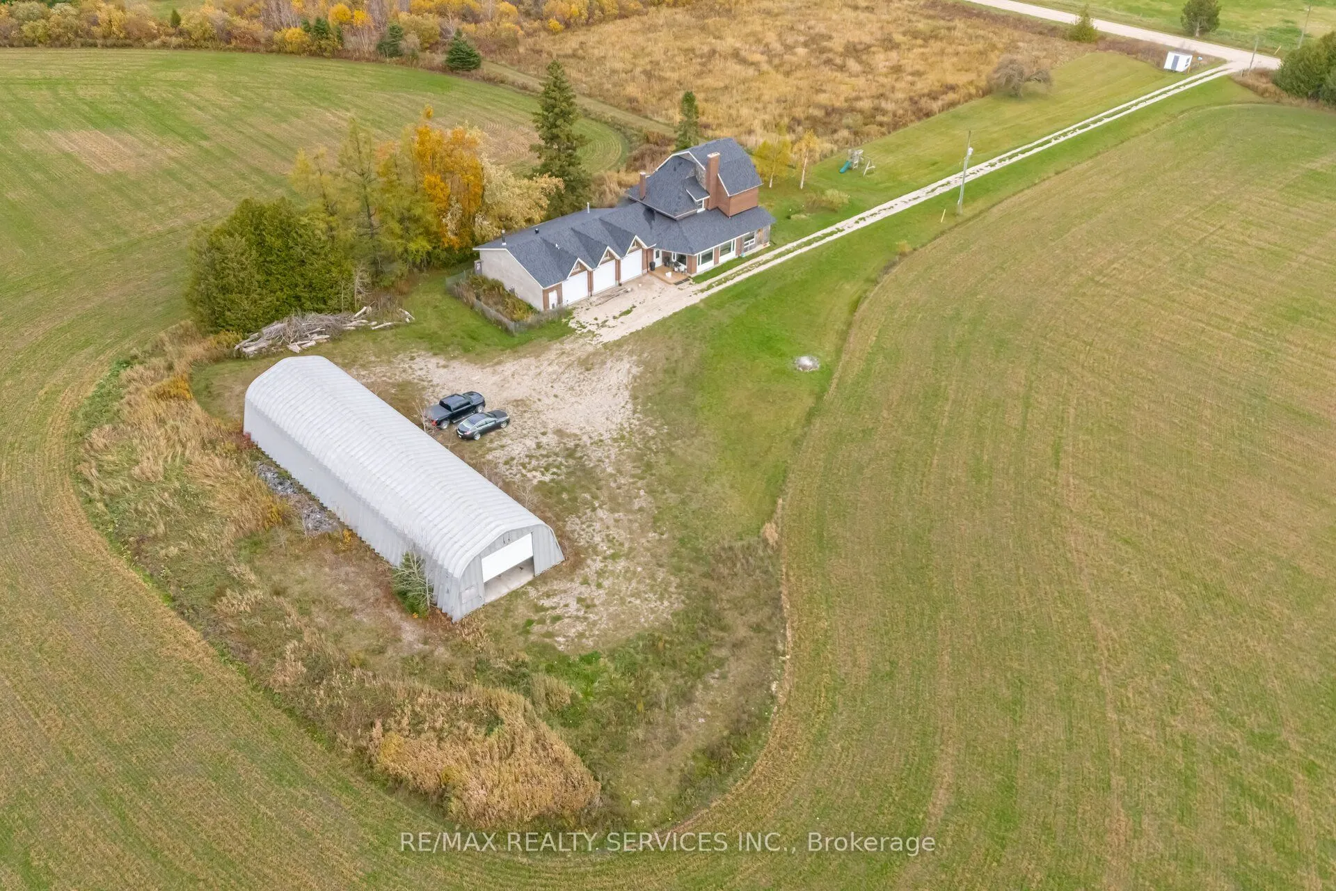 764059 240 Side Road
