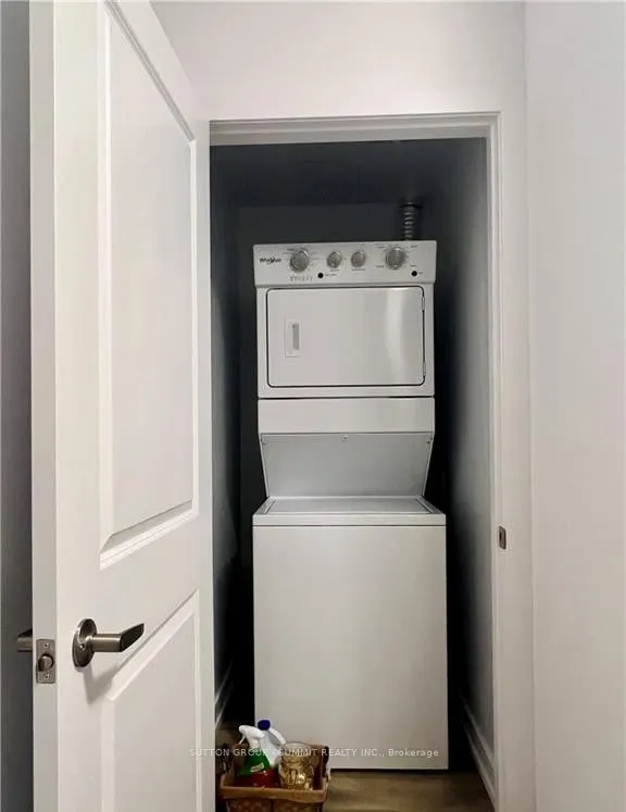 470 Dundas Street, #215