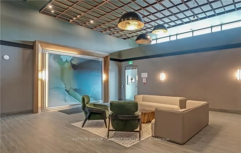 470 Dundas Street, #215