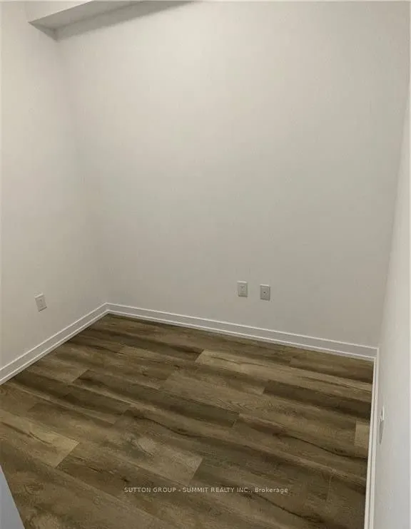 470 Dundas Street, #215