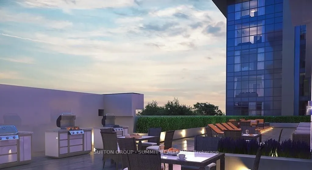 470 Dundas Street, #215