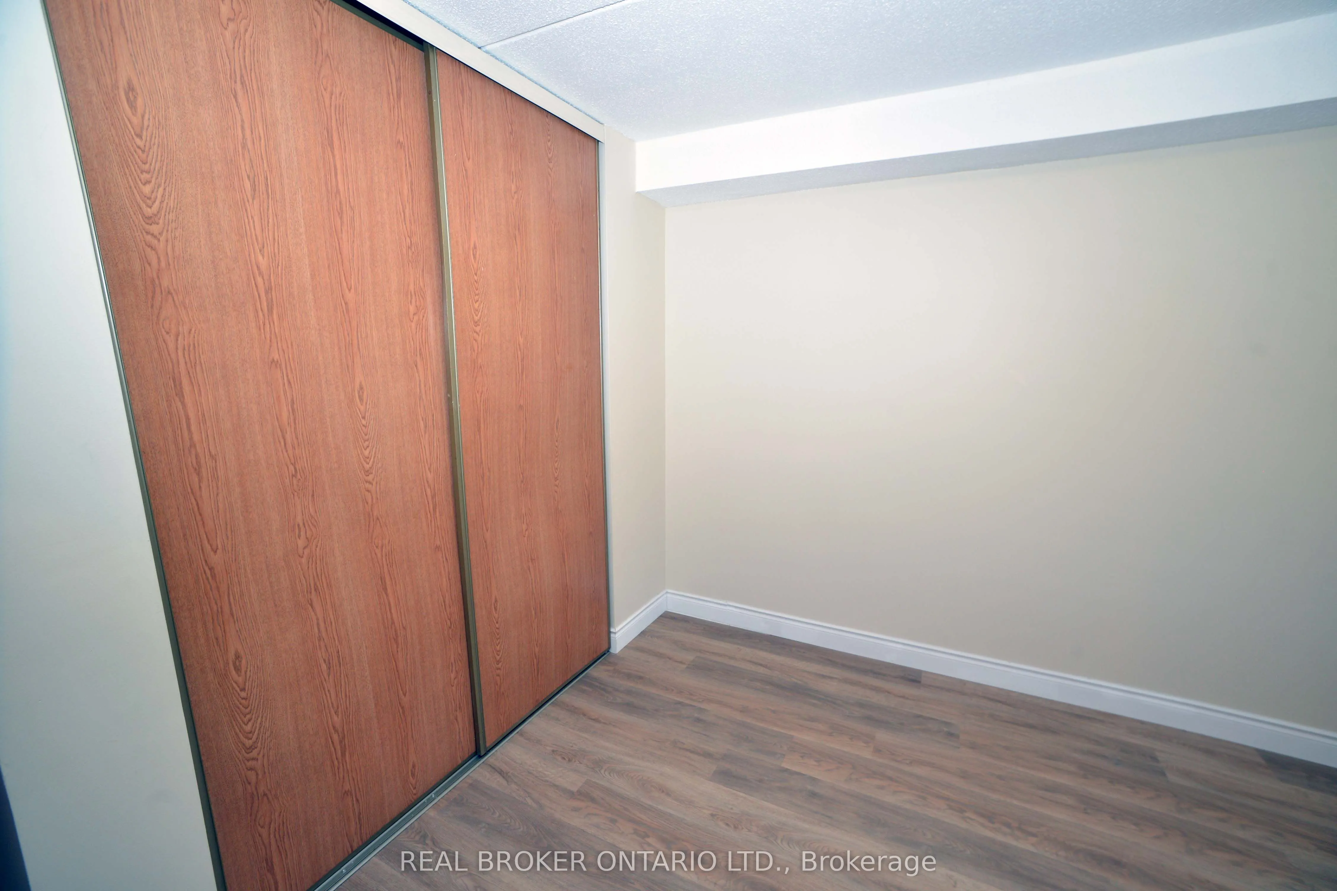 15 Wellington Rd 124, #Apt 5