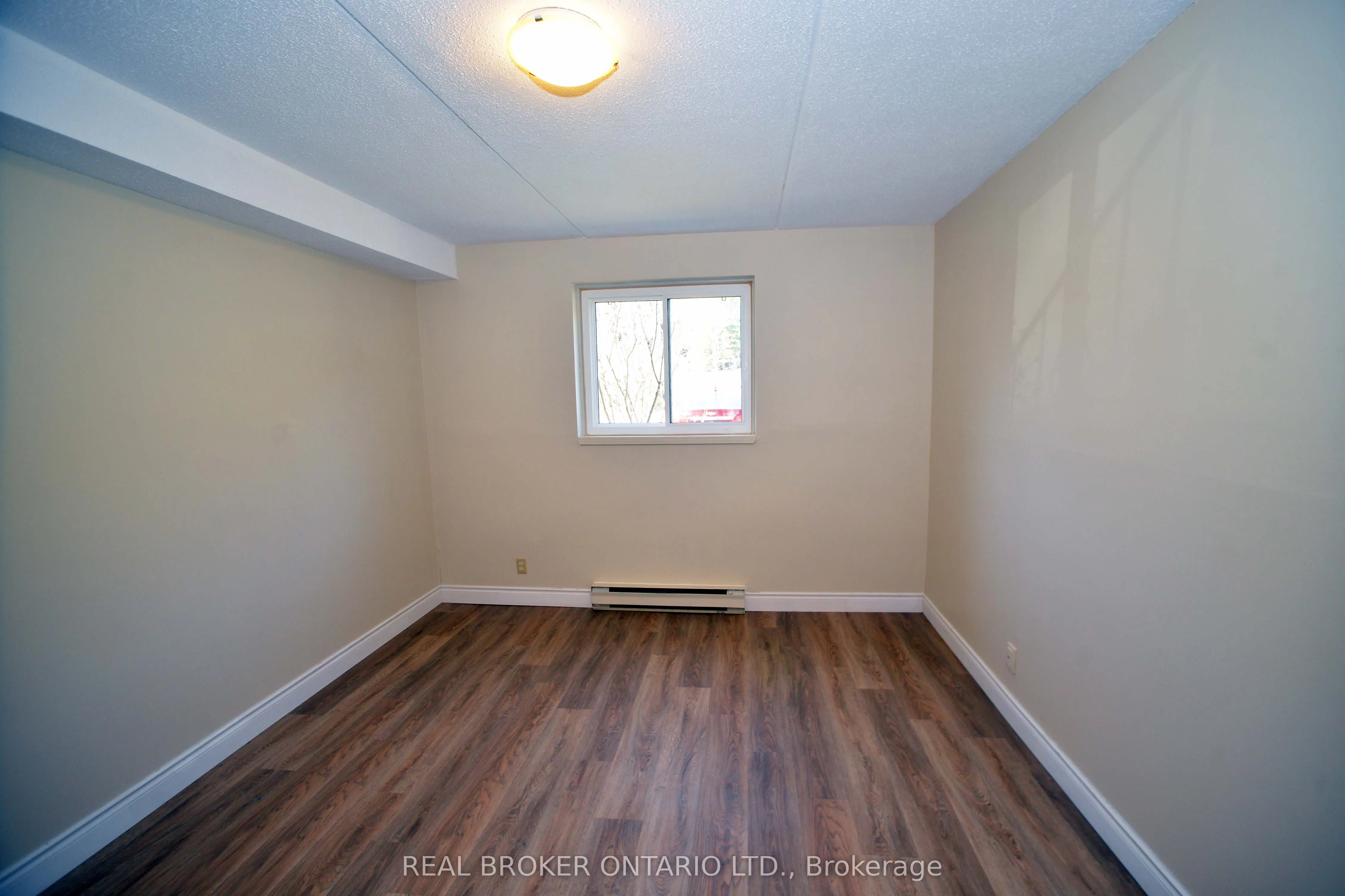 15 Wellington Rd 124, #Apt 5