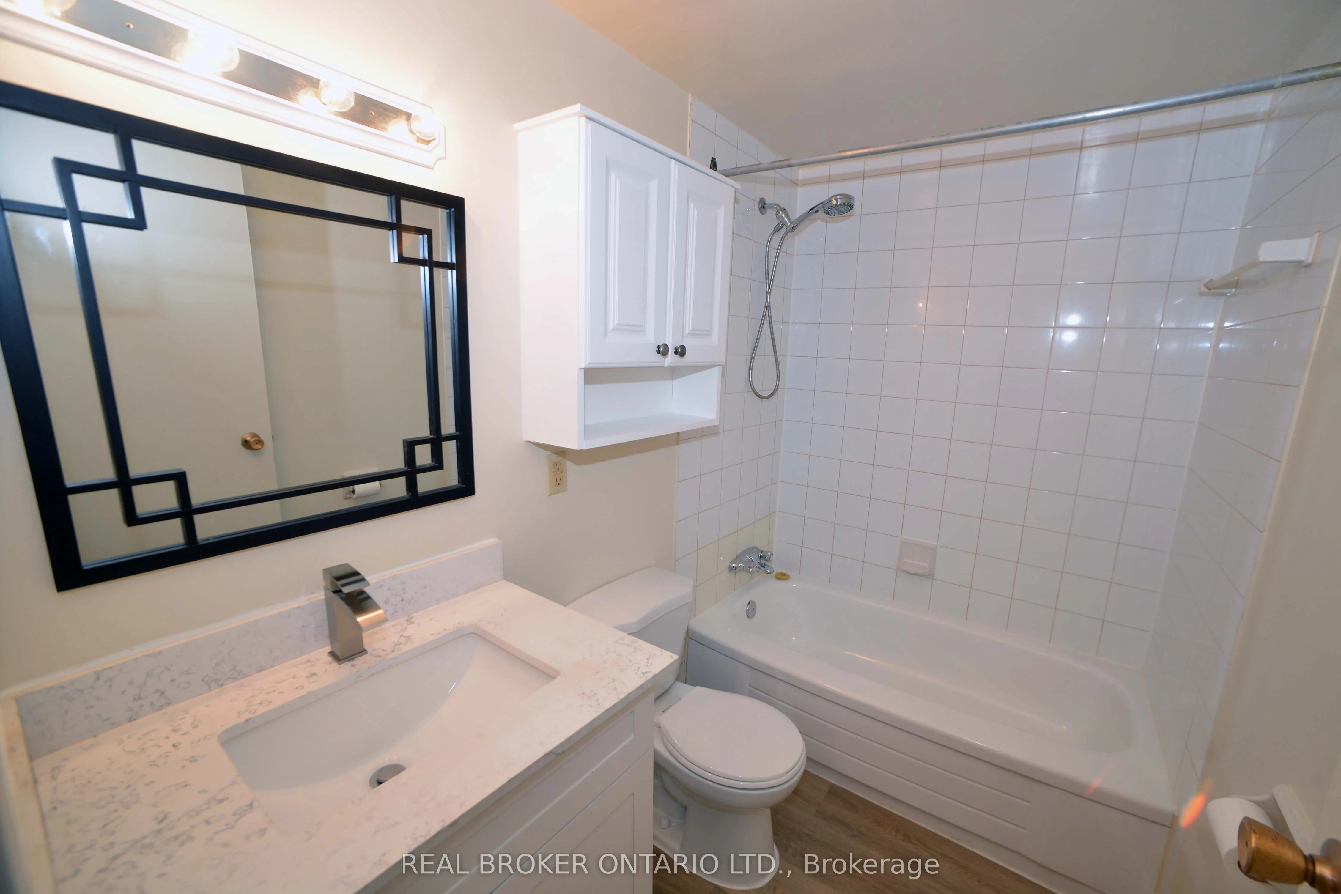 15 Wellington Rd 124, #Apt 5