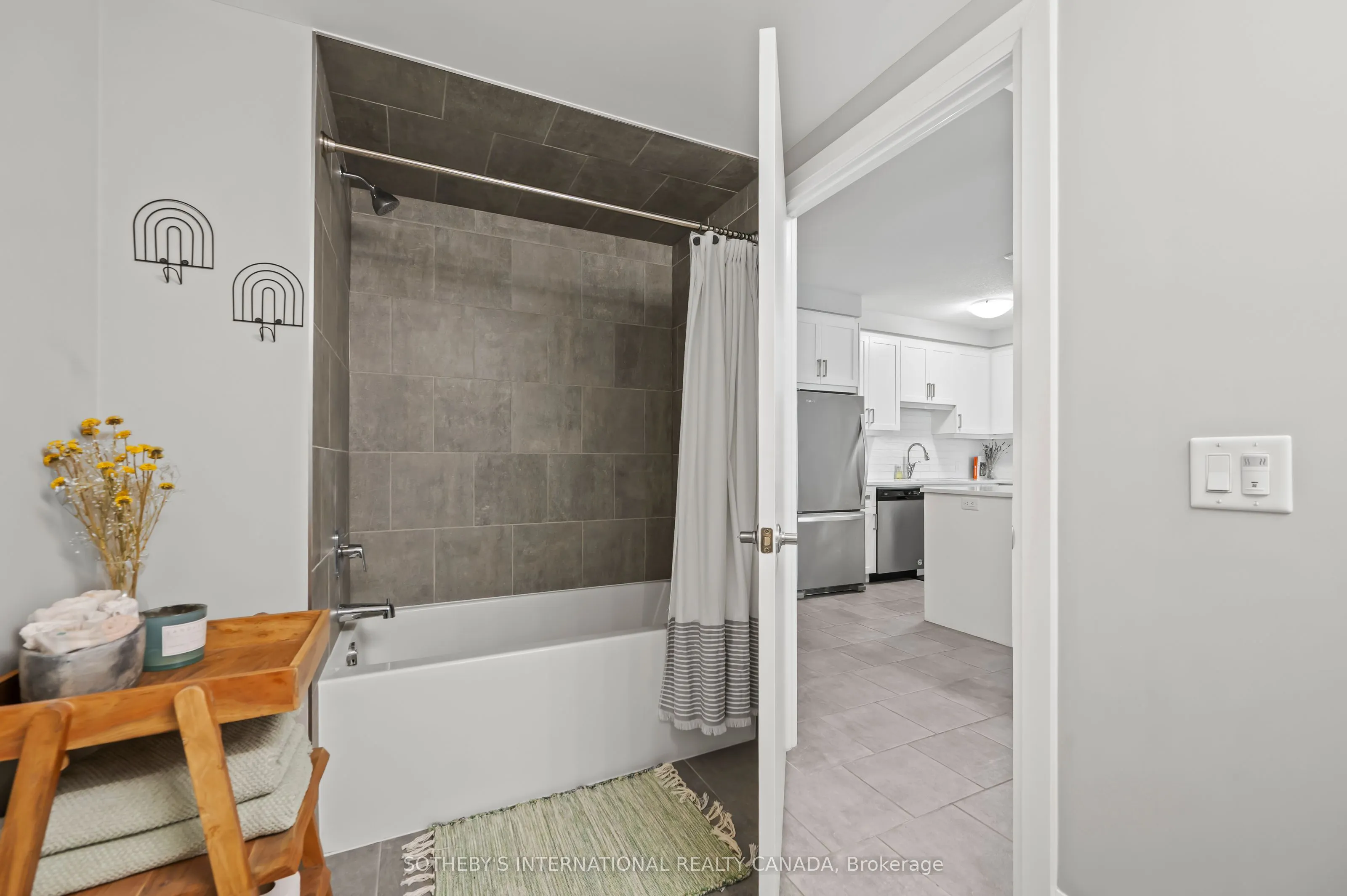 73 Arthur Street, #612