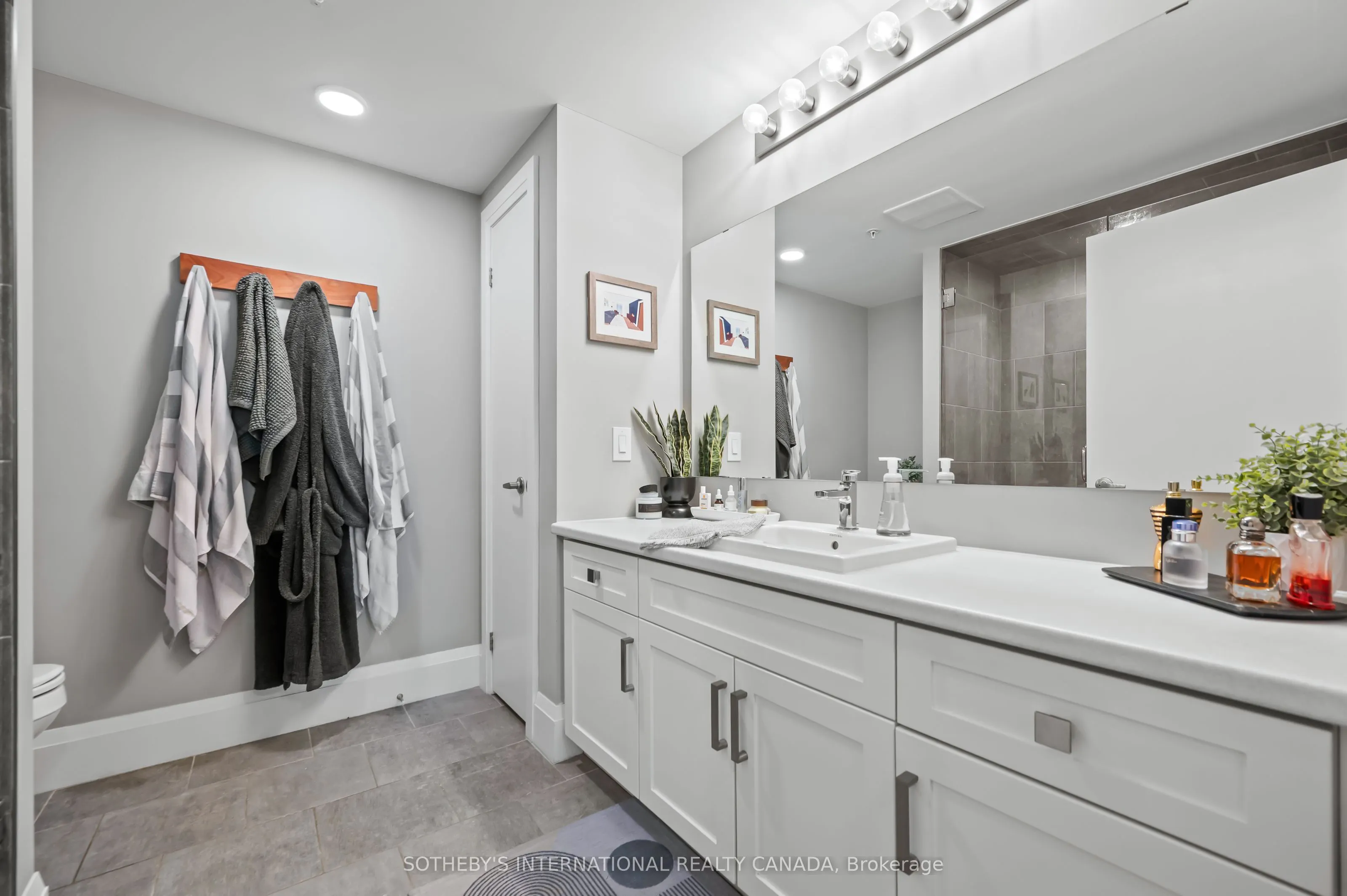 73 Arthur Street, #612