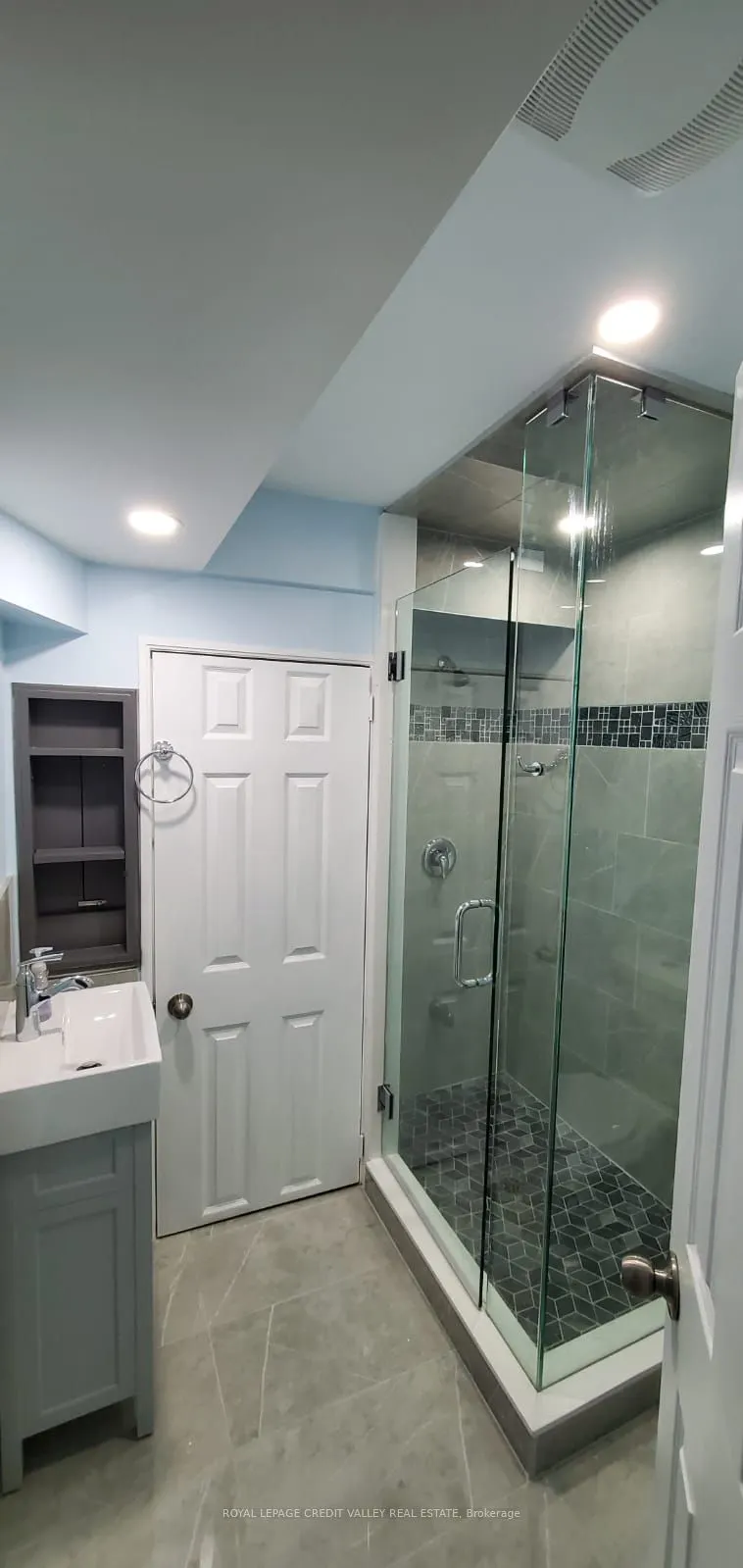 53 Carrington (Bsmt) Place